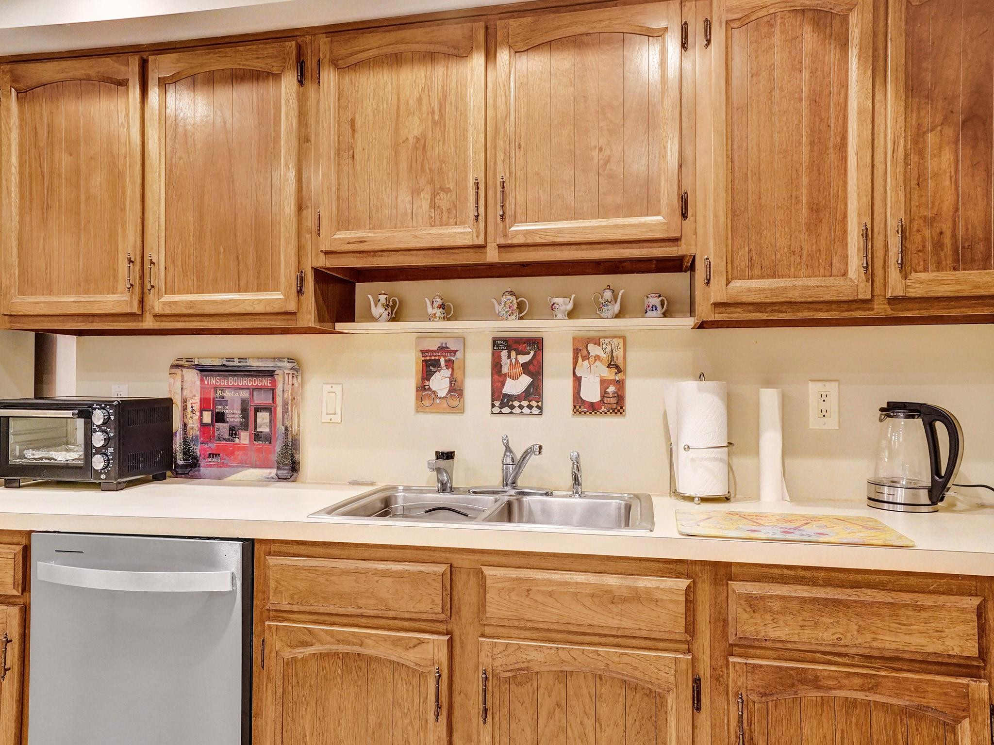 3200 Port Royale Dr 208