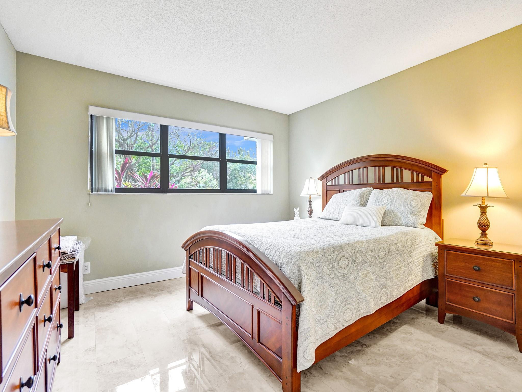 3200 Port Royale Dr 208