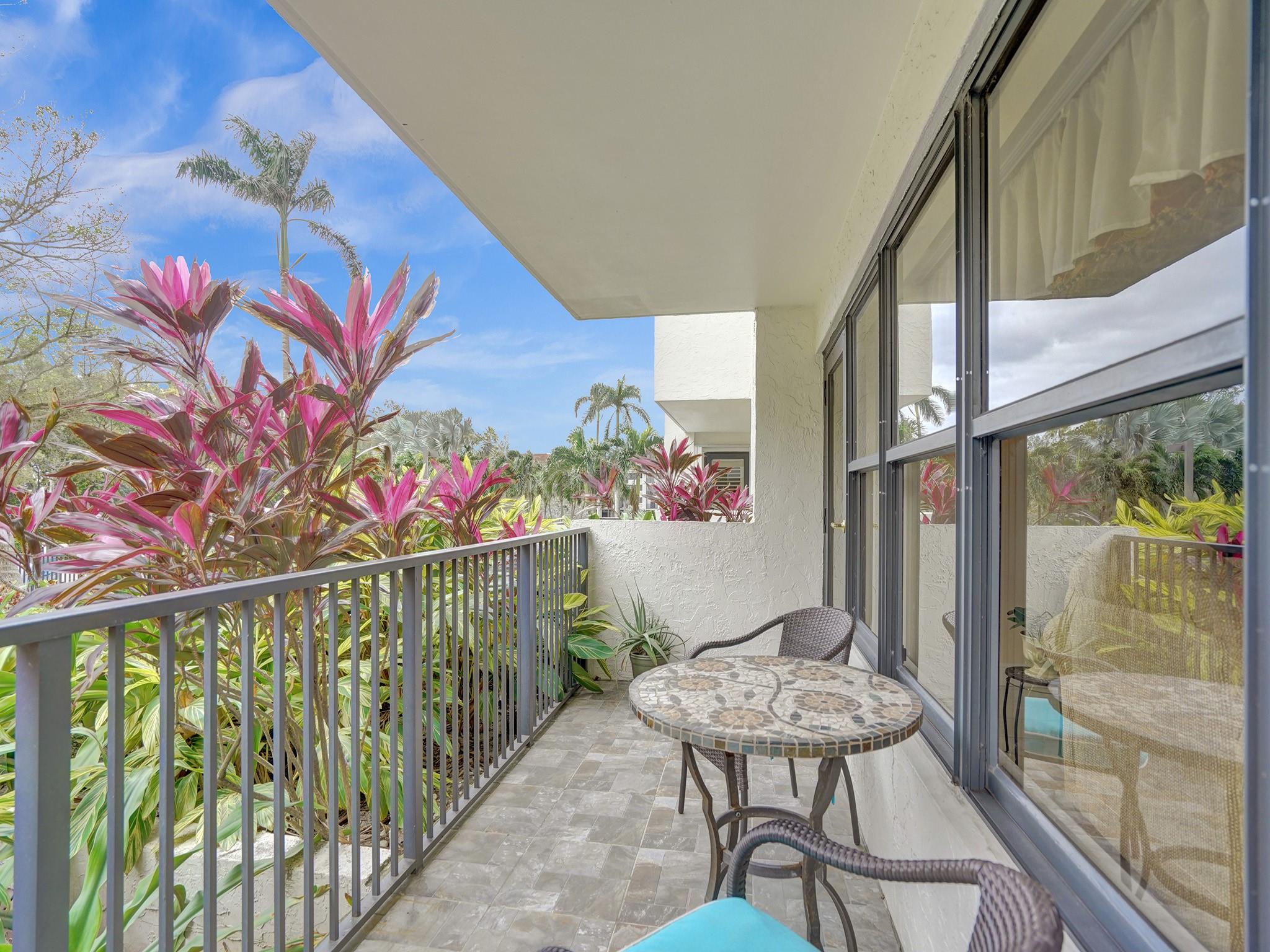 3200 Port Royale Dr 208