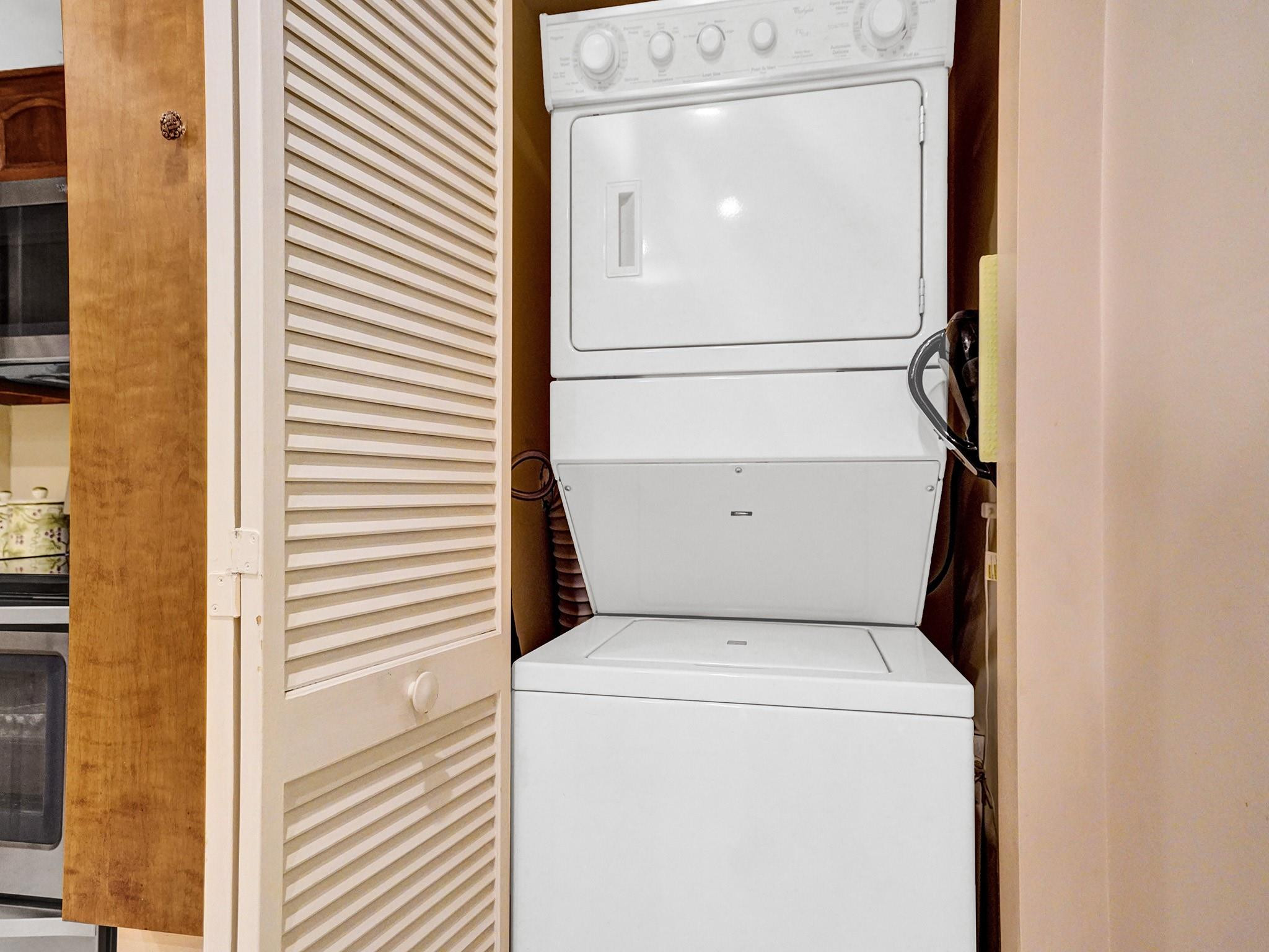 3200 Port Royale Dr 208