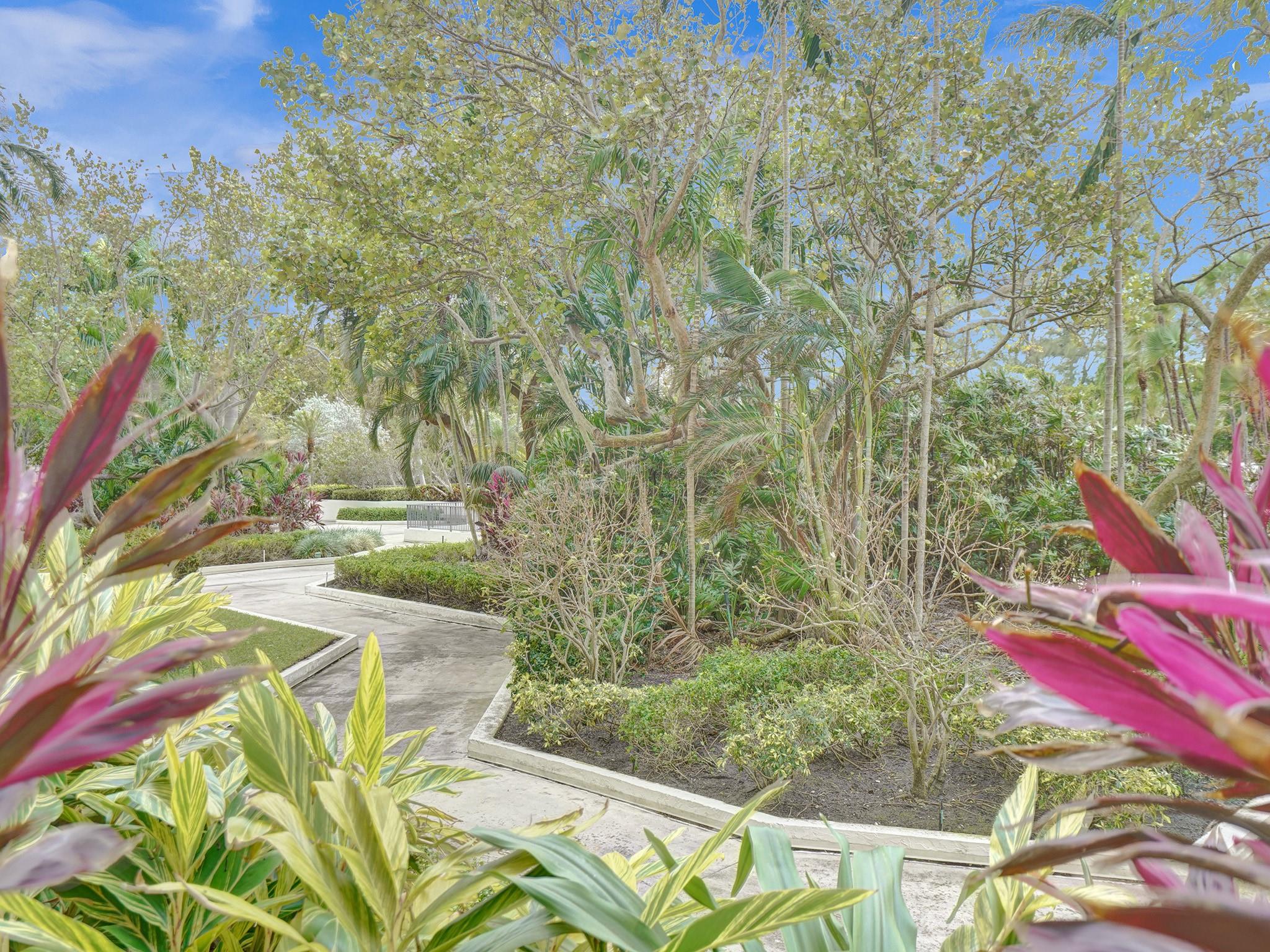 3200 Port Royale Dr 208