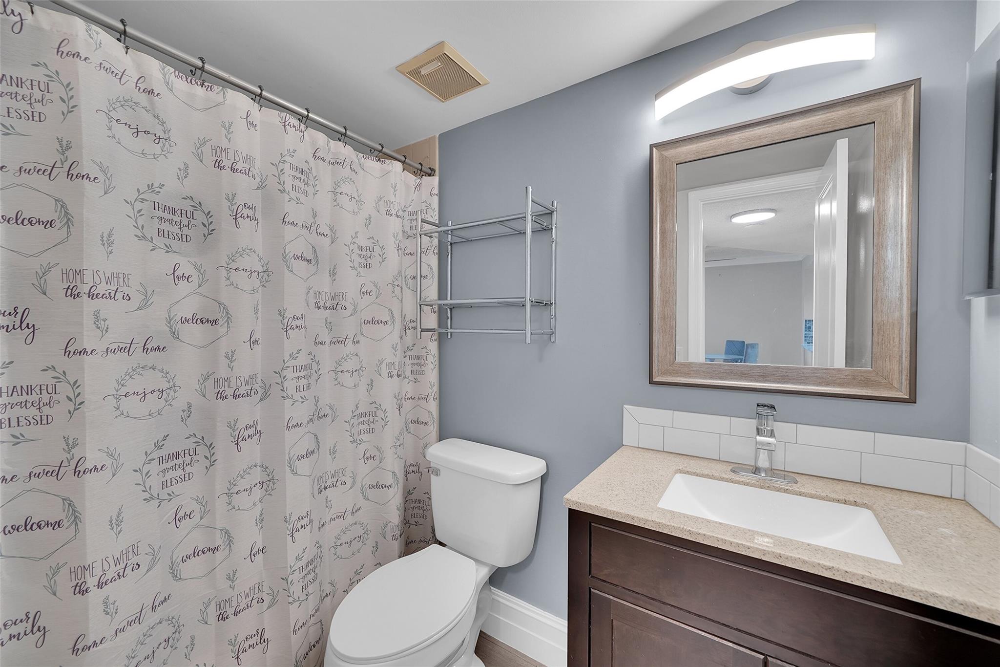 116 Lake Emerald Dr 401