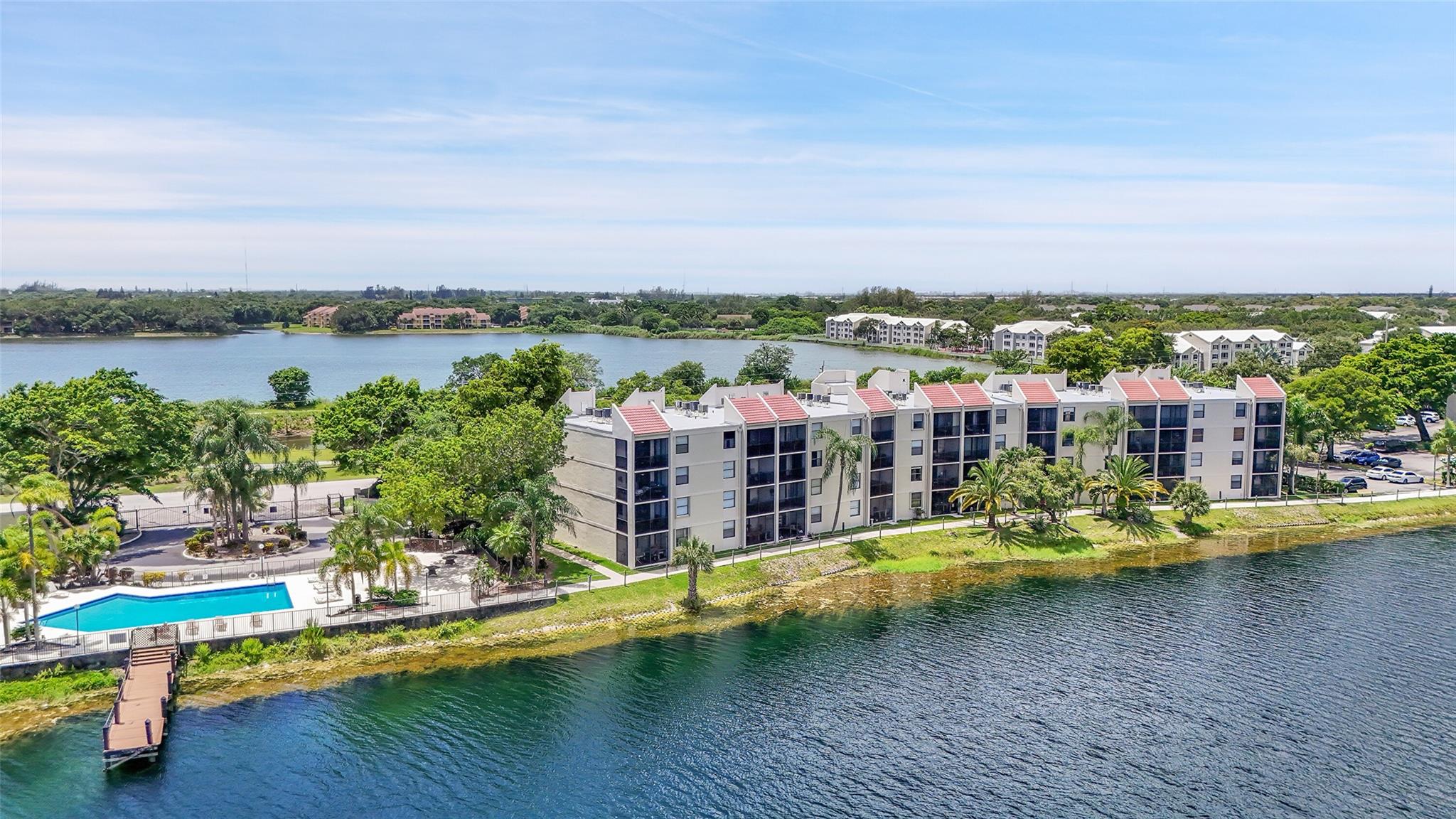 116 Lake Emerald Dr 401