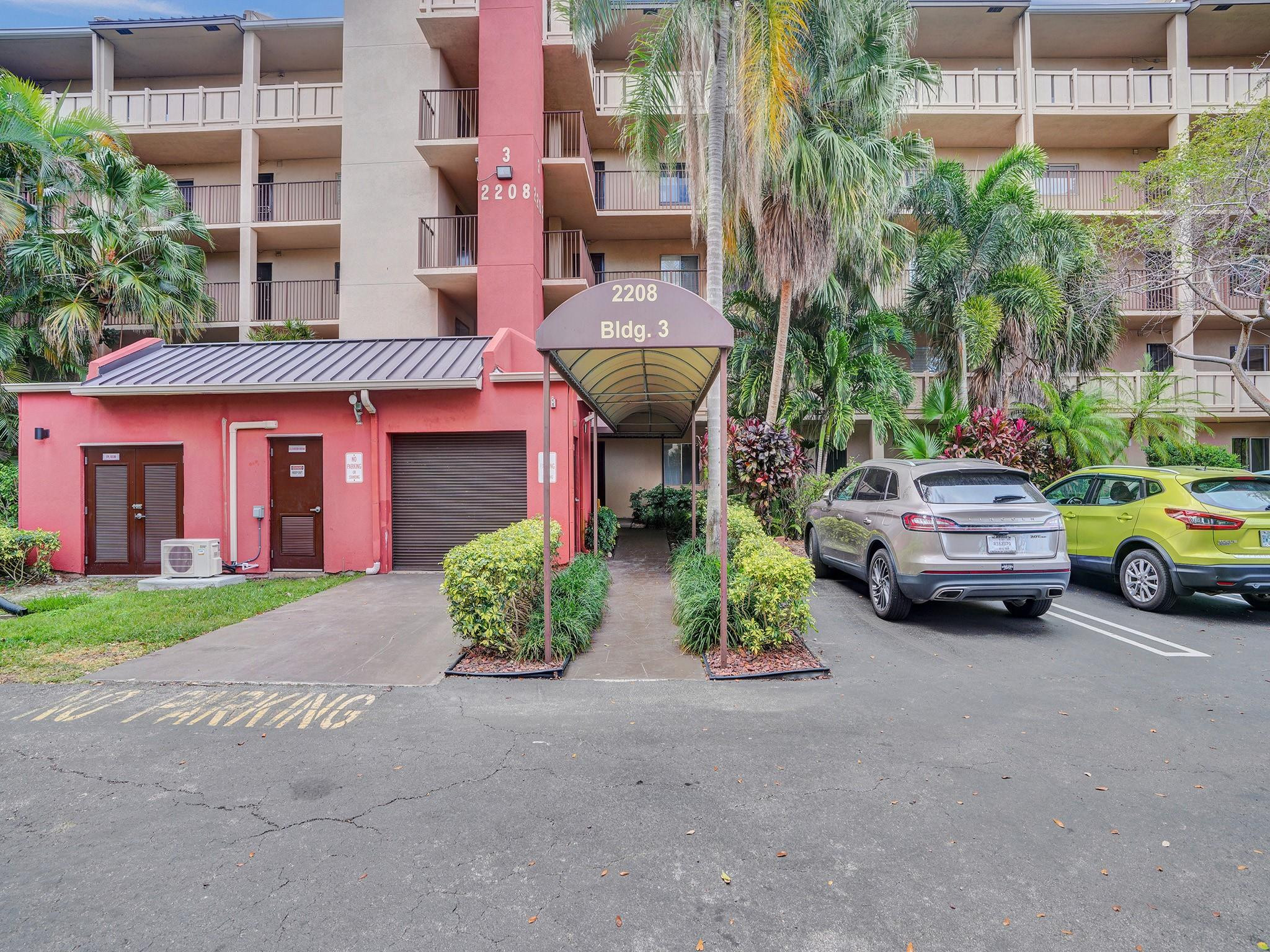 2208 S Cypress Bend Dr 401