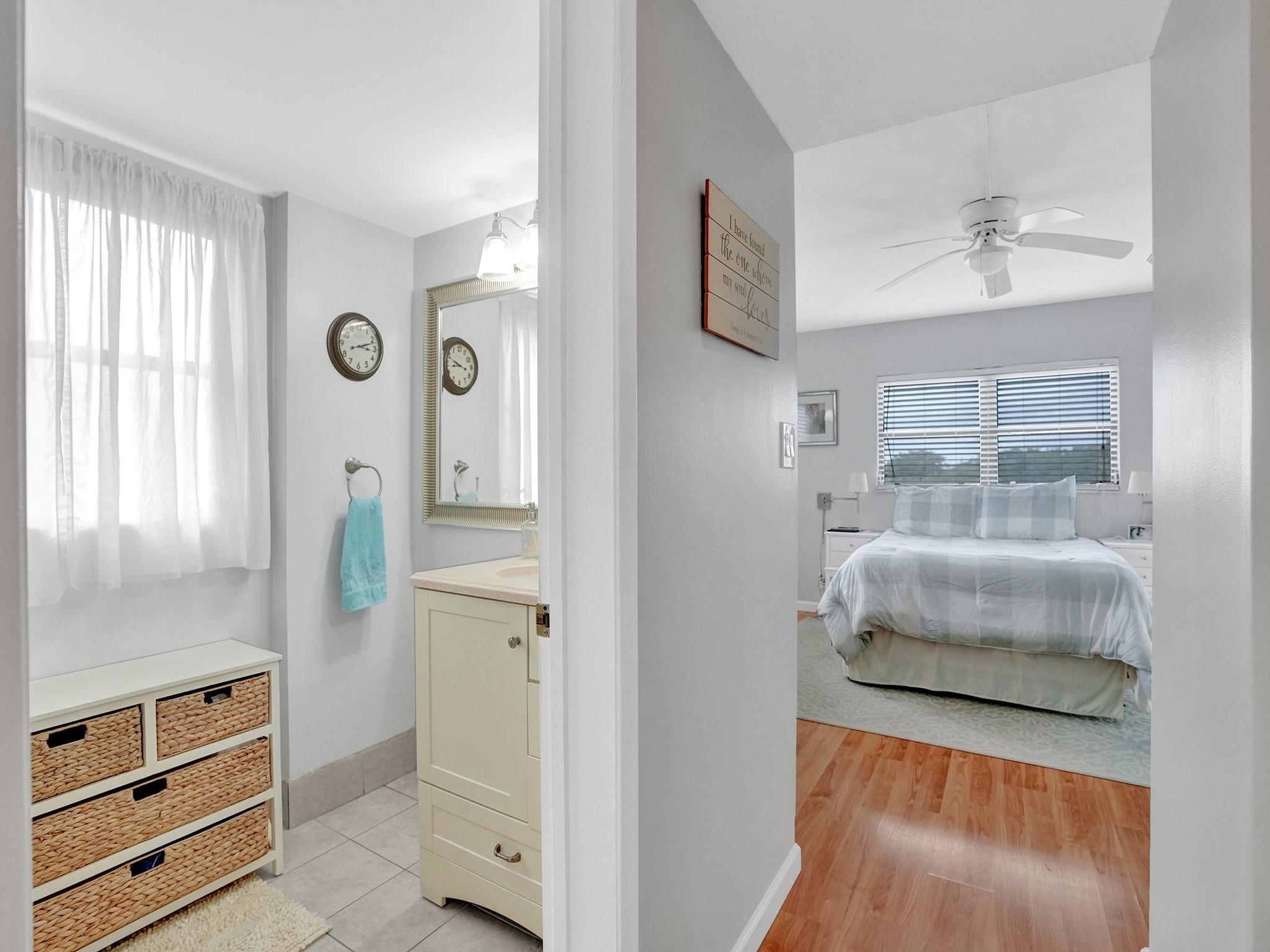 2208 S Cypress Bend Dr 401