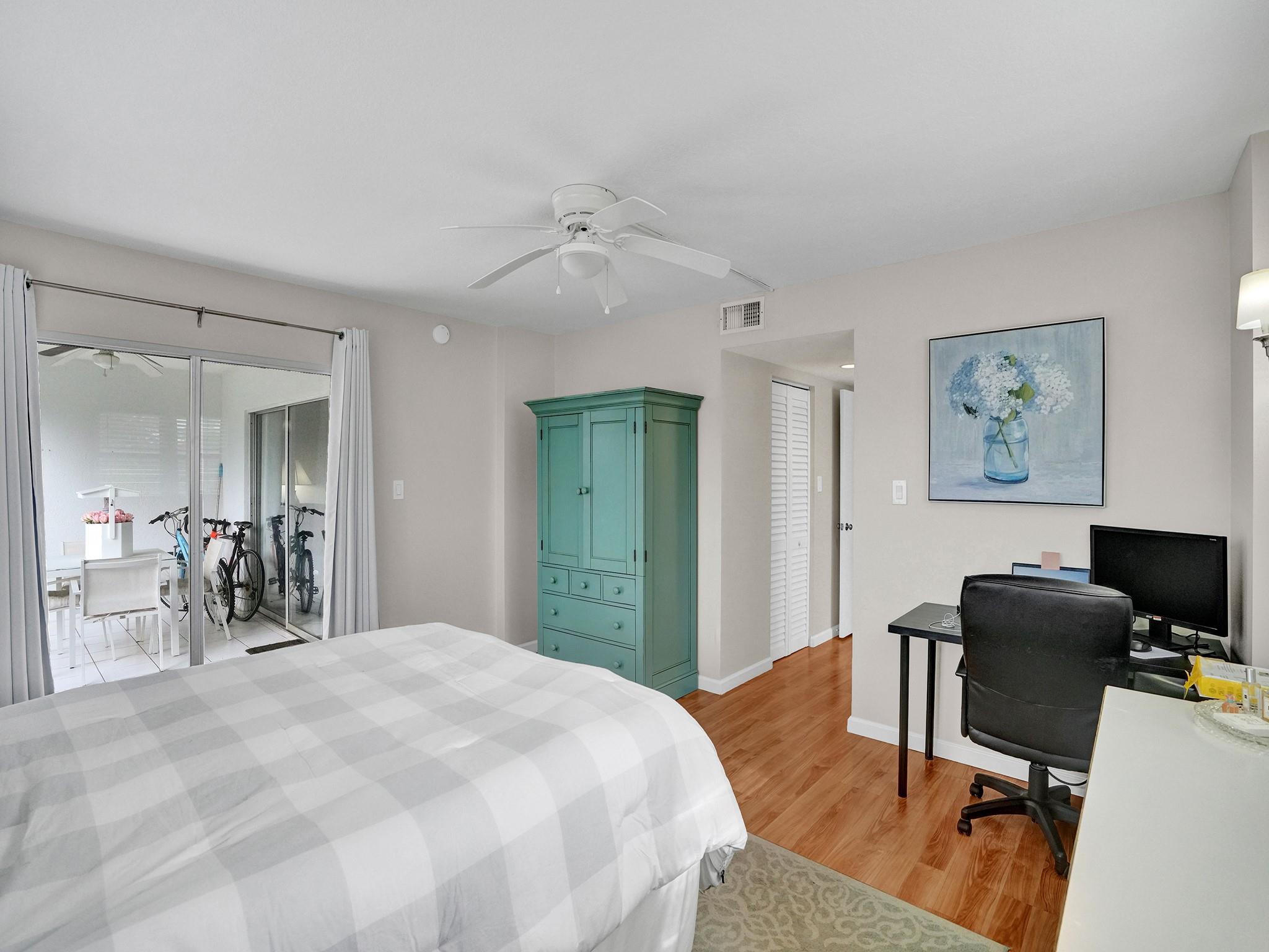 2208 S Cypress Bend Dr 401