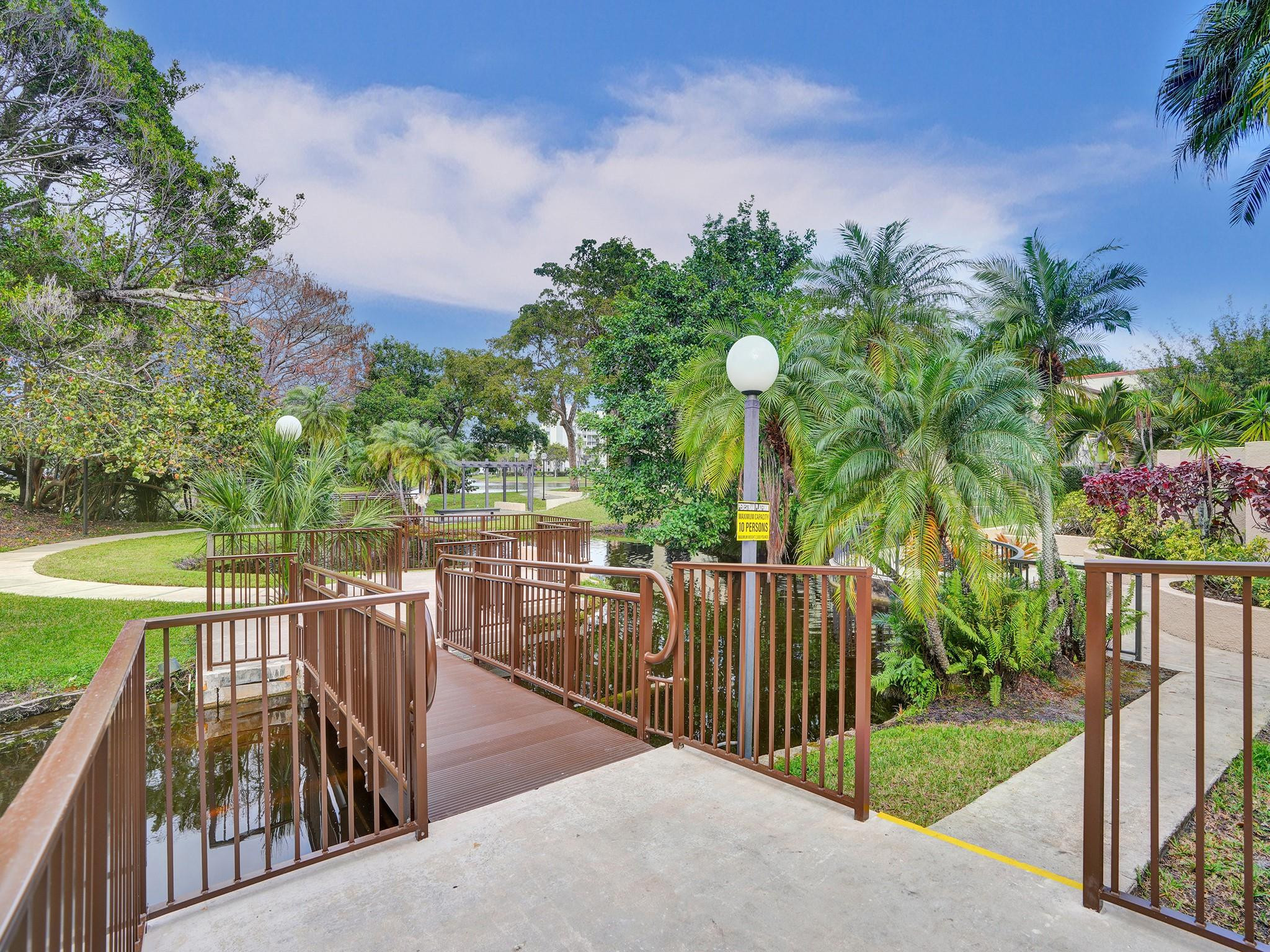 2208 S Cypress Bend Dr 401