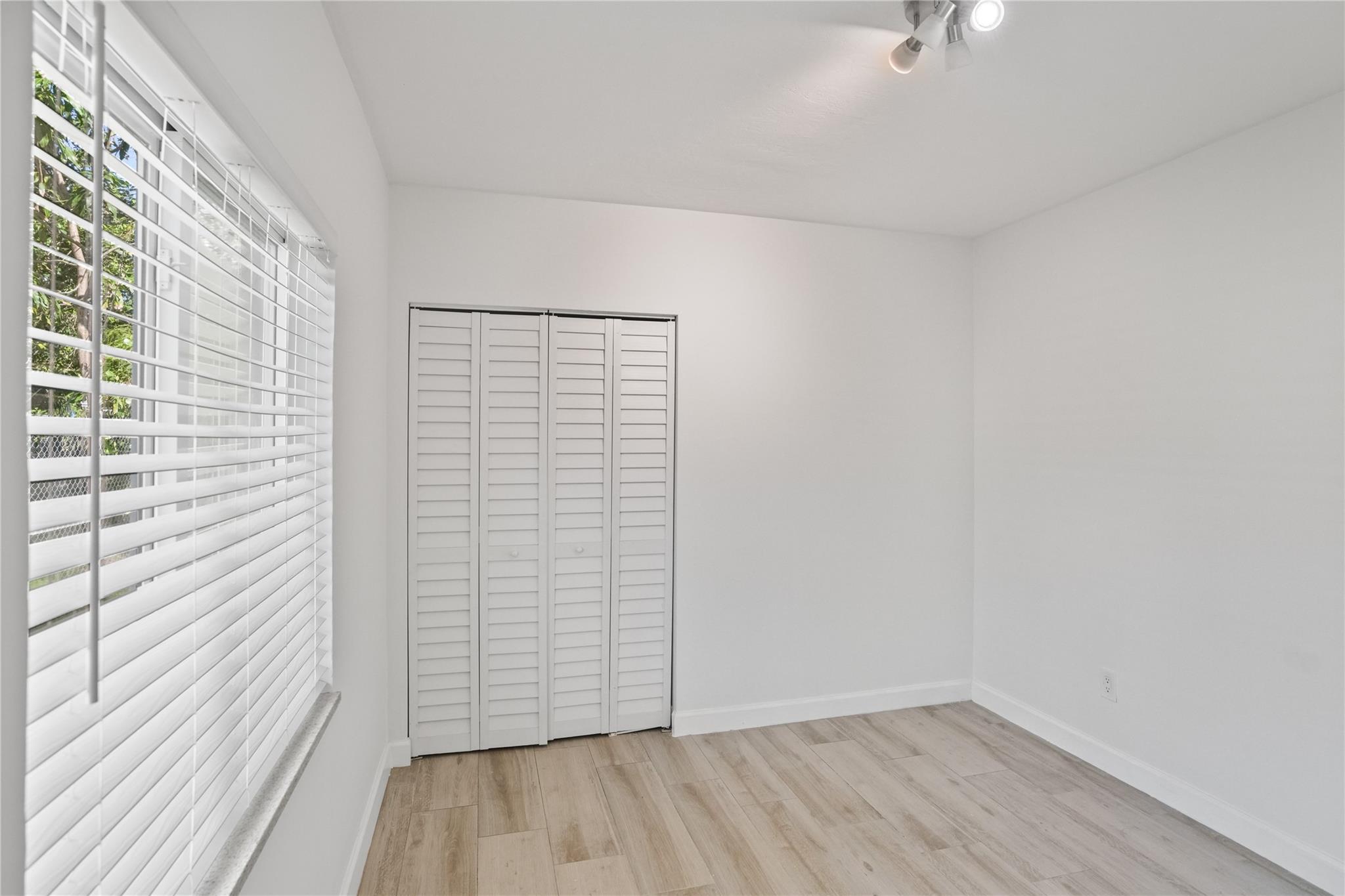 1779 NE 168th