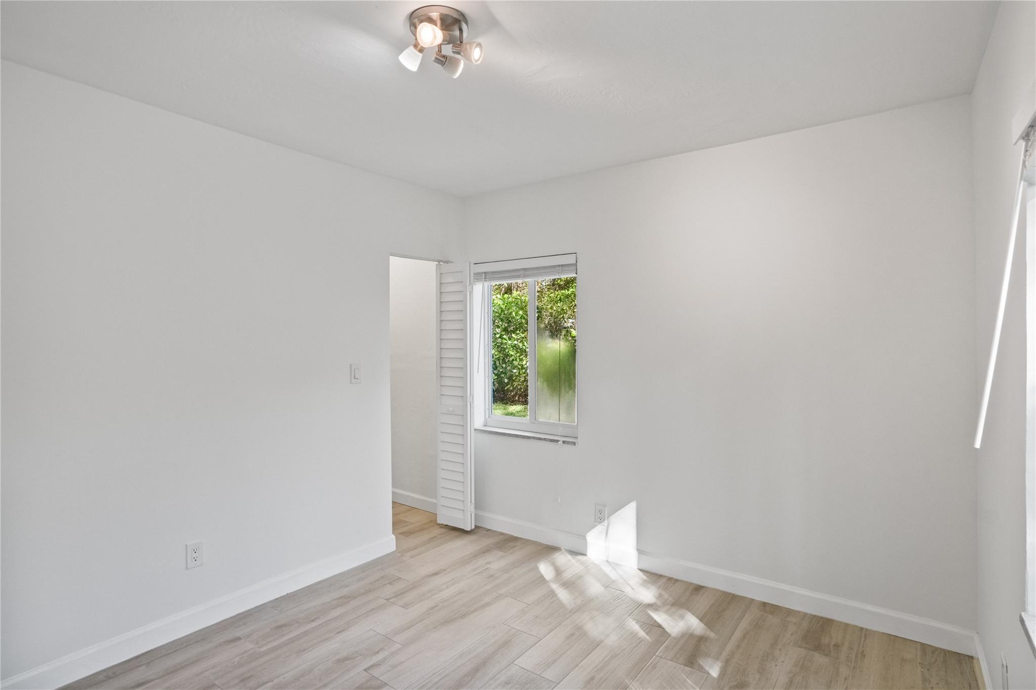 1779 NE 168th