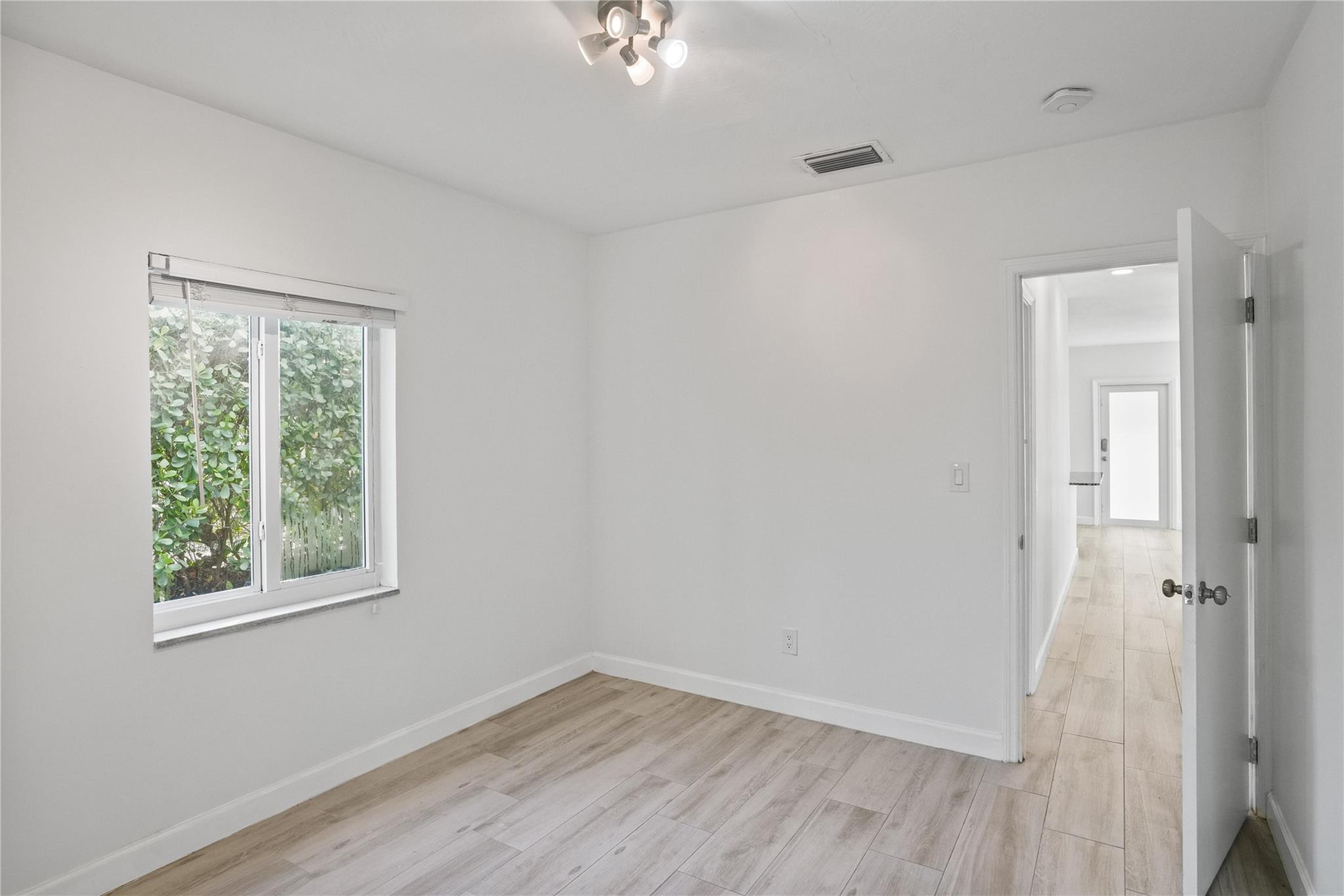 1779 NE 168th