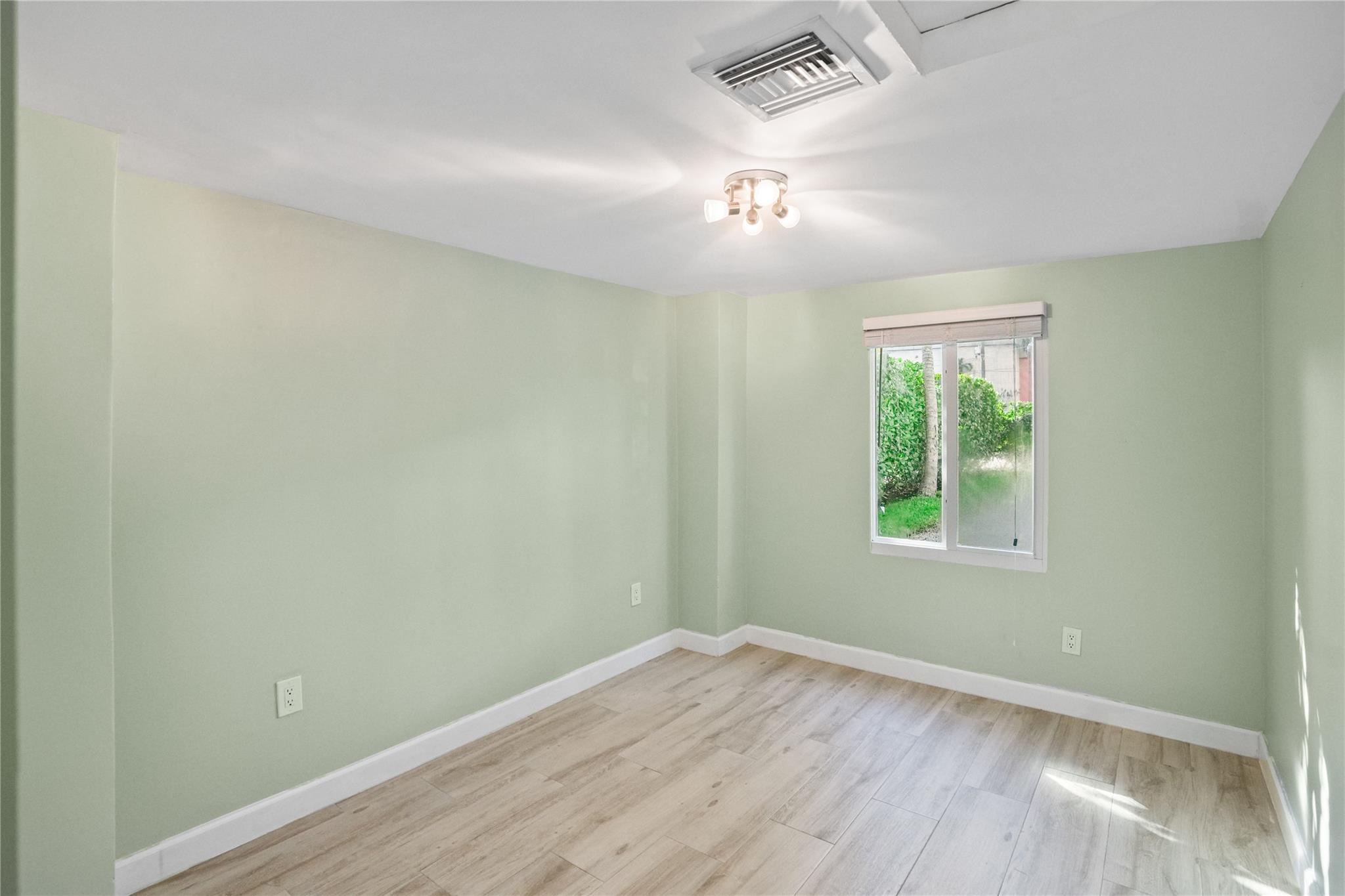 1779 NE 168th