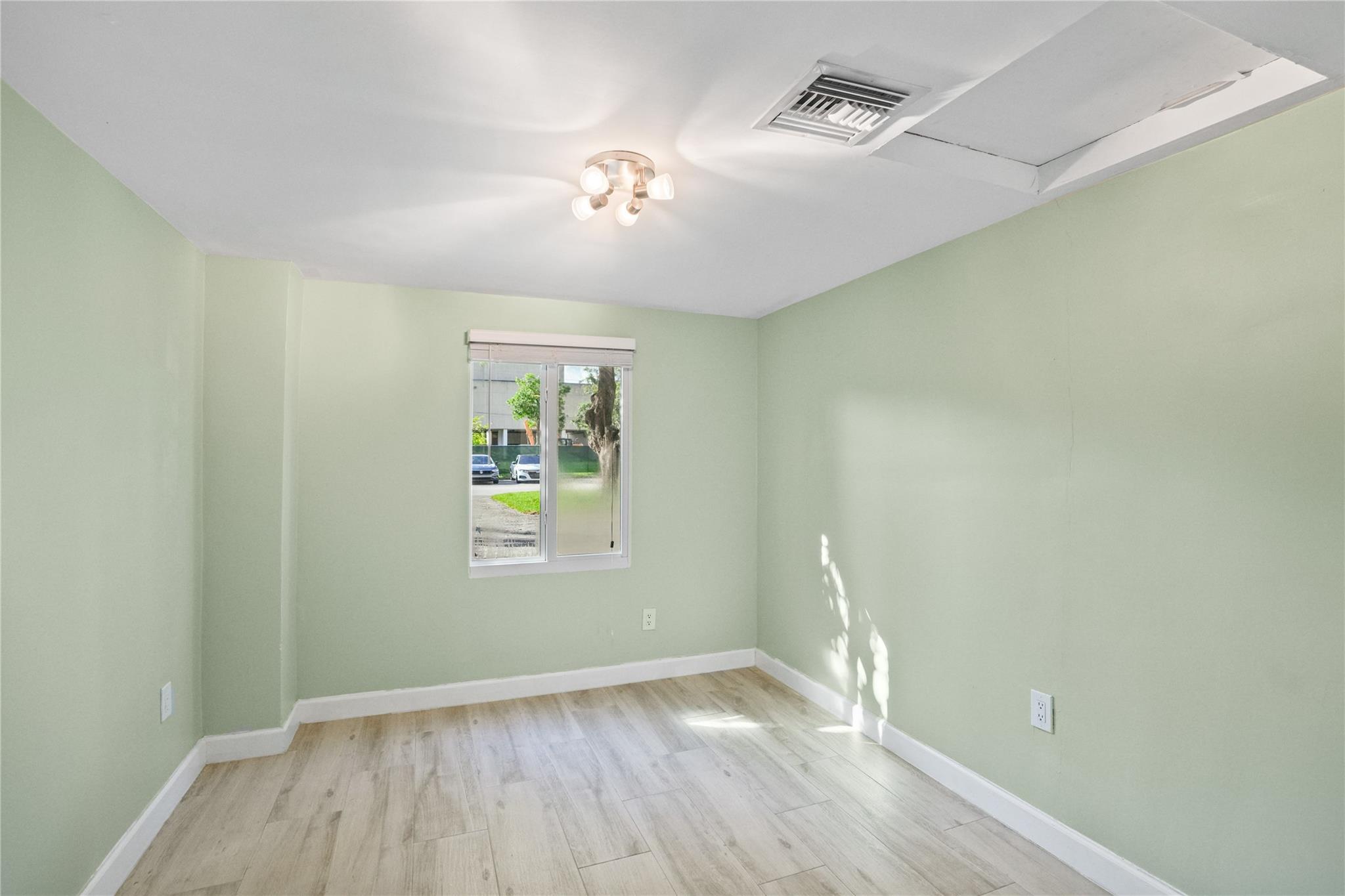 1779 NE 168th