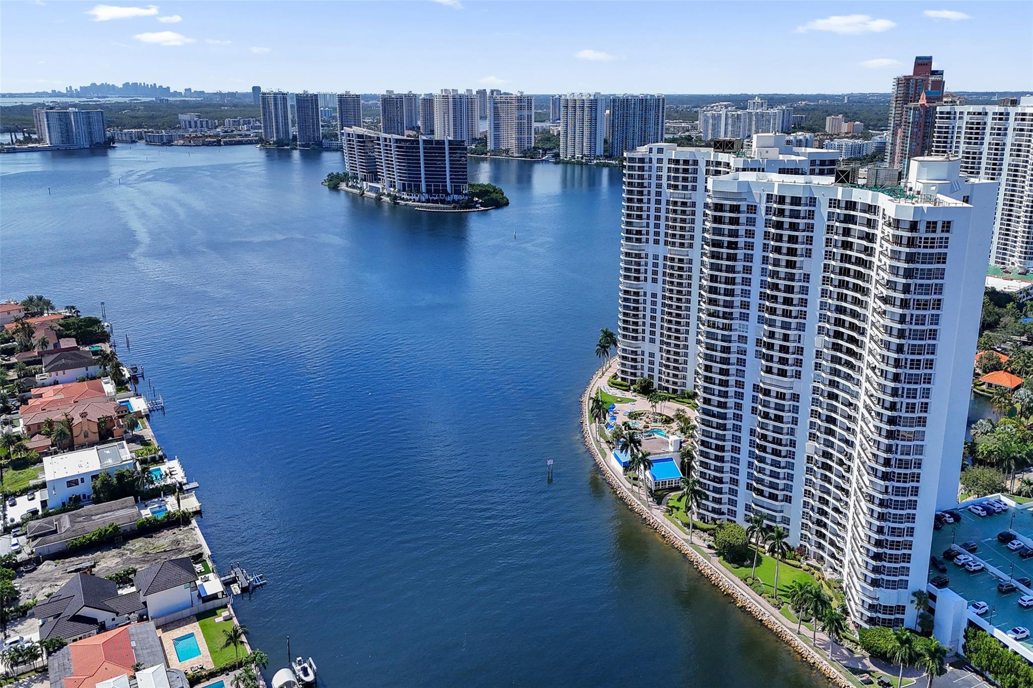 19101 NE 36th Ct 1709