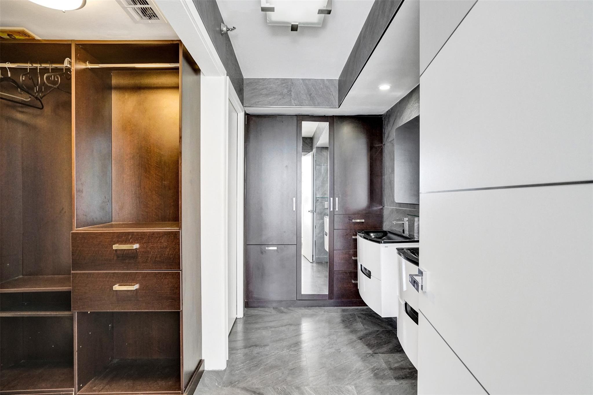 19101 NE 36th Ct 1709