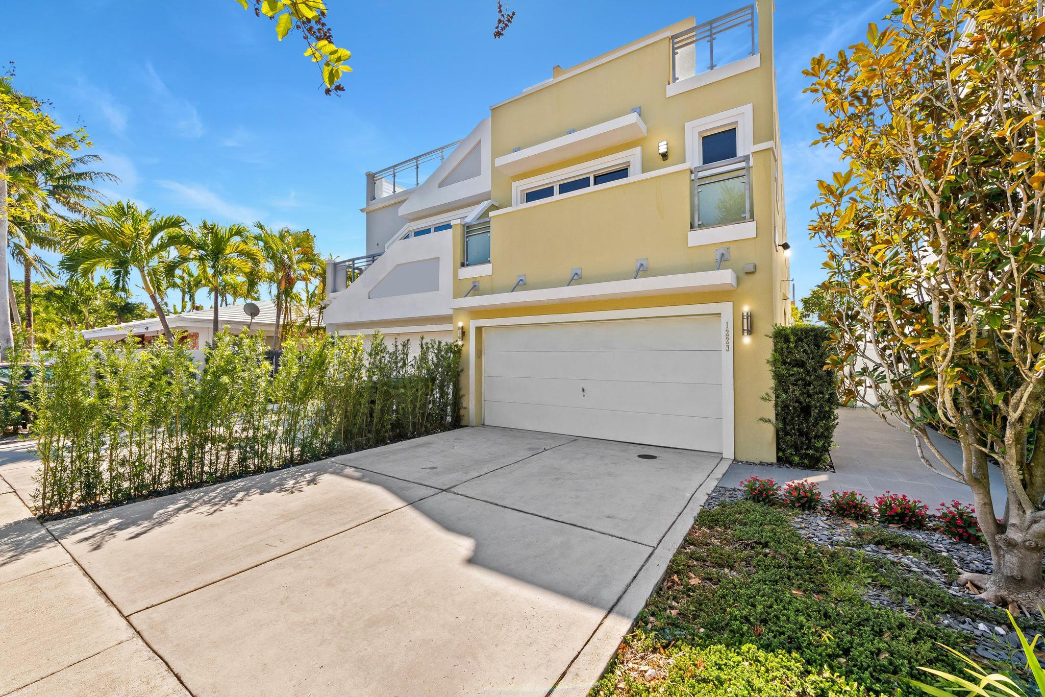 1223 NE 14th Ave
