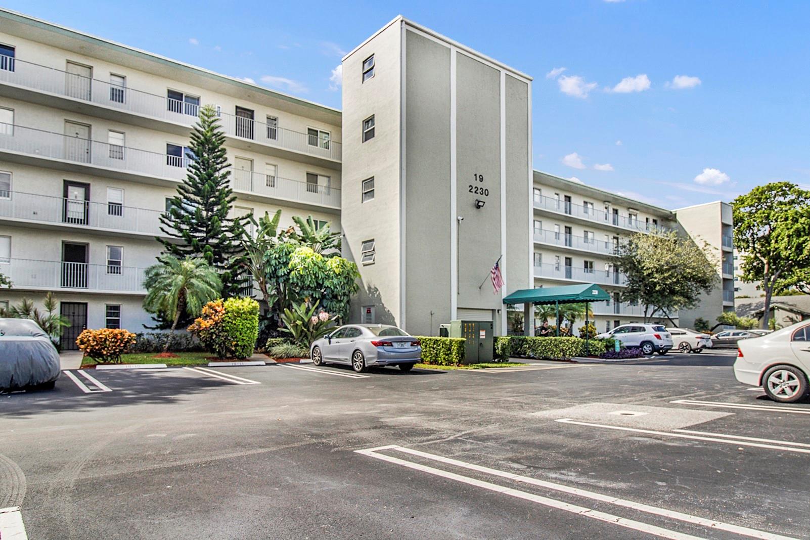 2230 N Cypress Bend Dr 504