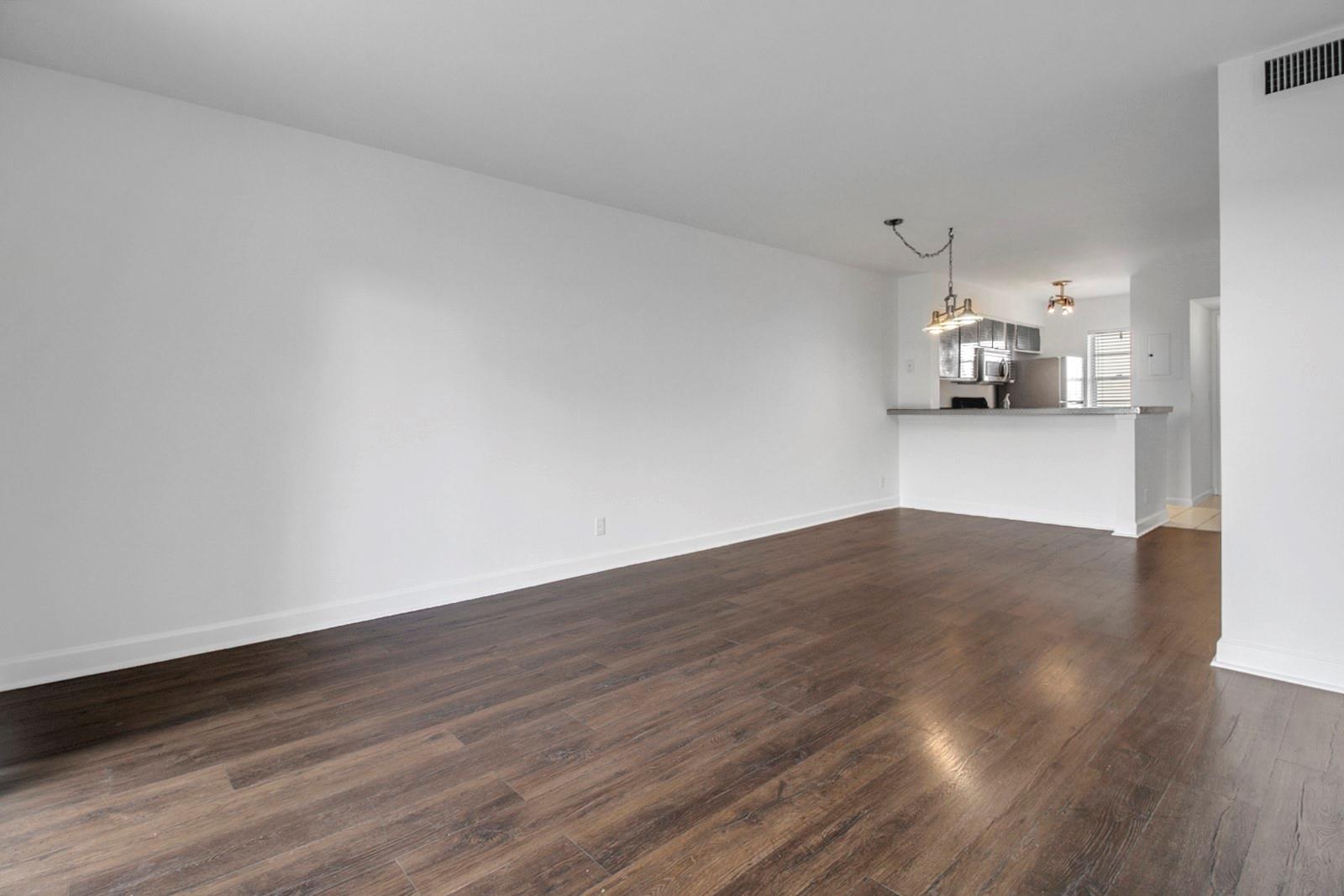 2230 N Cypress Bend Dr 504