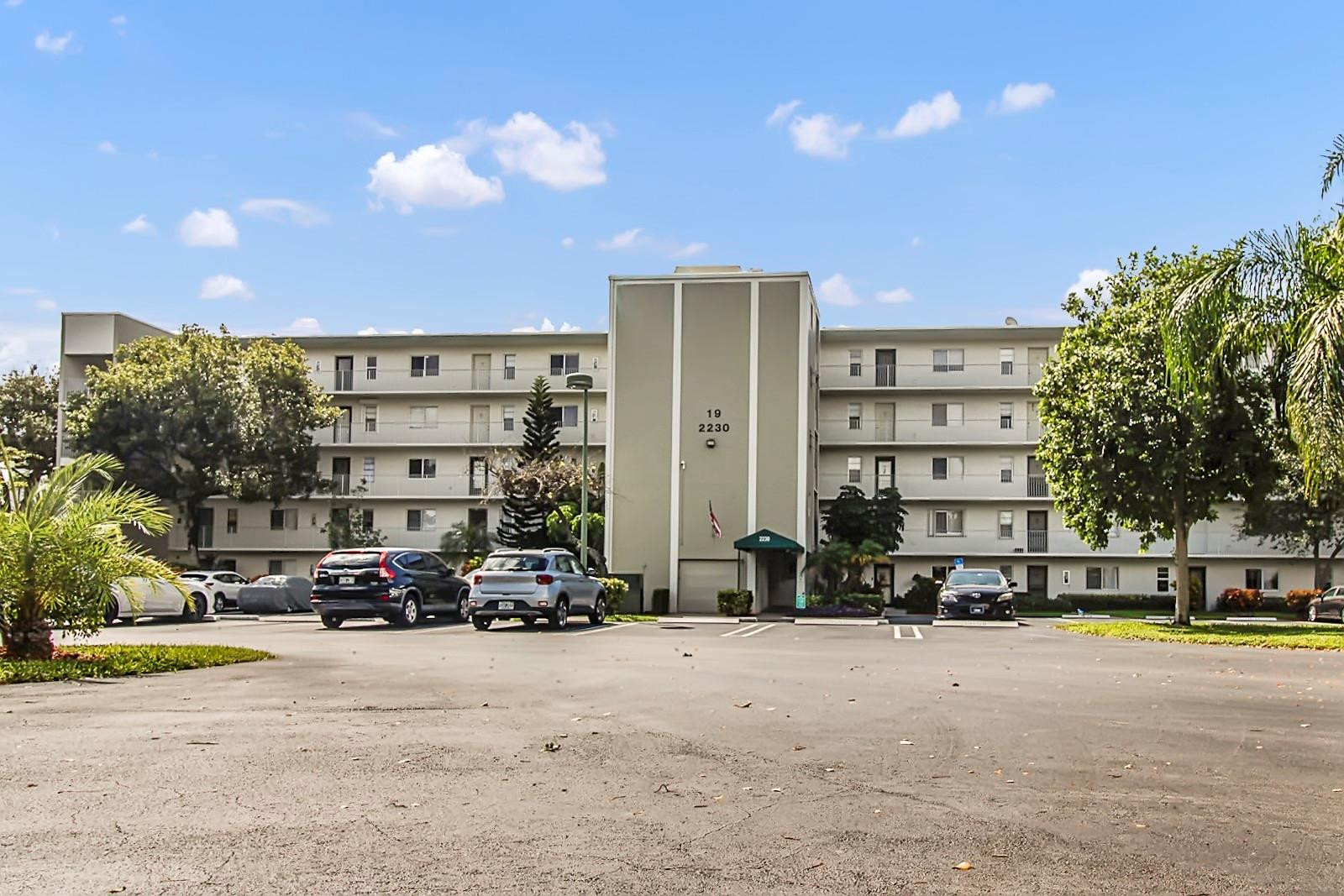 2230 N Cypress Bend Dr 504