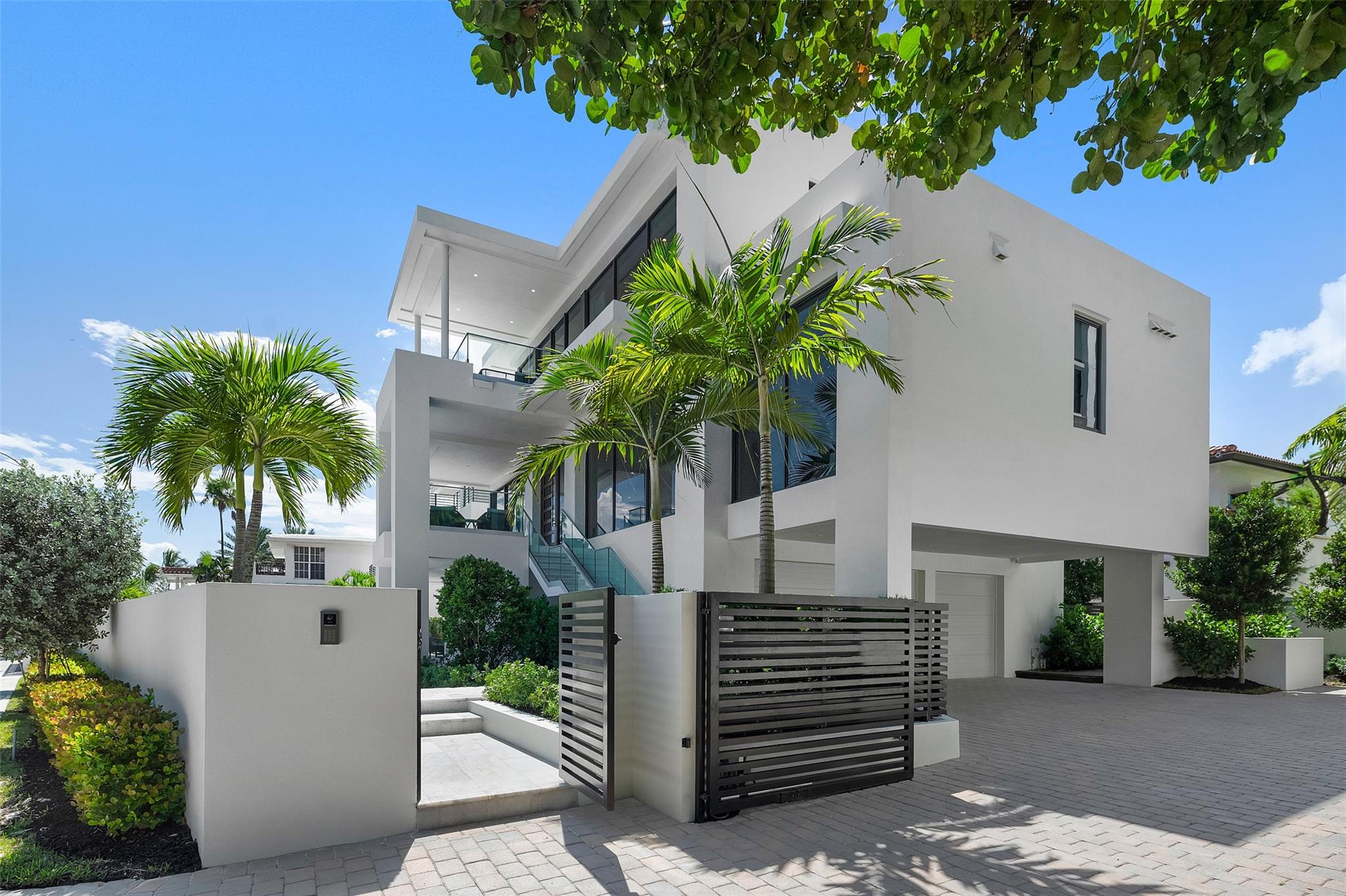 1813 N Fort Lauderdale Beach Blvd