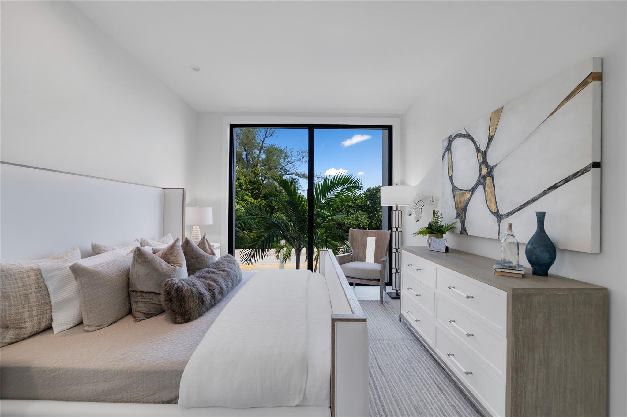 1813 N Fort Lauderdale Beach Blvd