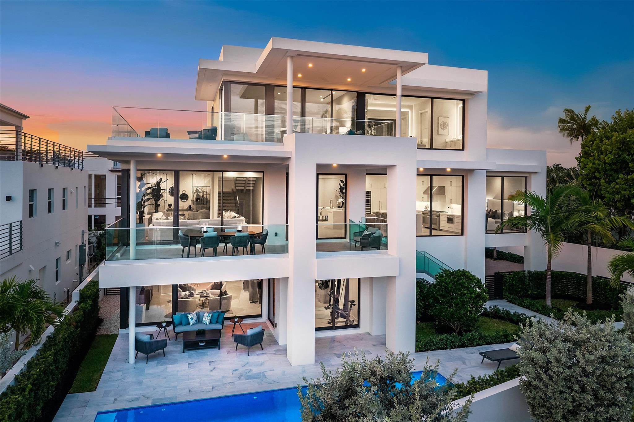 1813 N Fort Lauderdale Beach Blvd