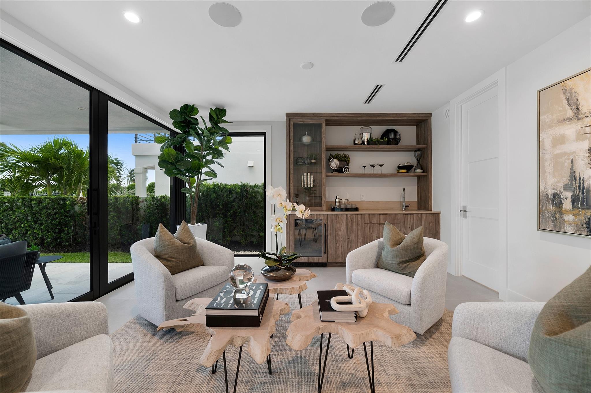 1813 N Fort Lauderdale Beach Blvd