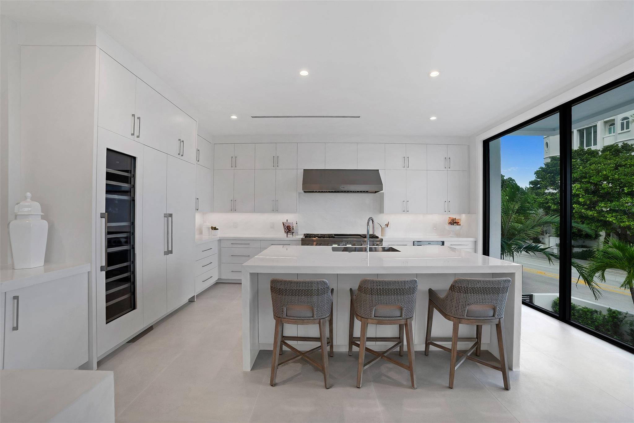 1813 N Fort Lauderdale Beach Blvd