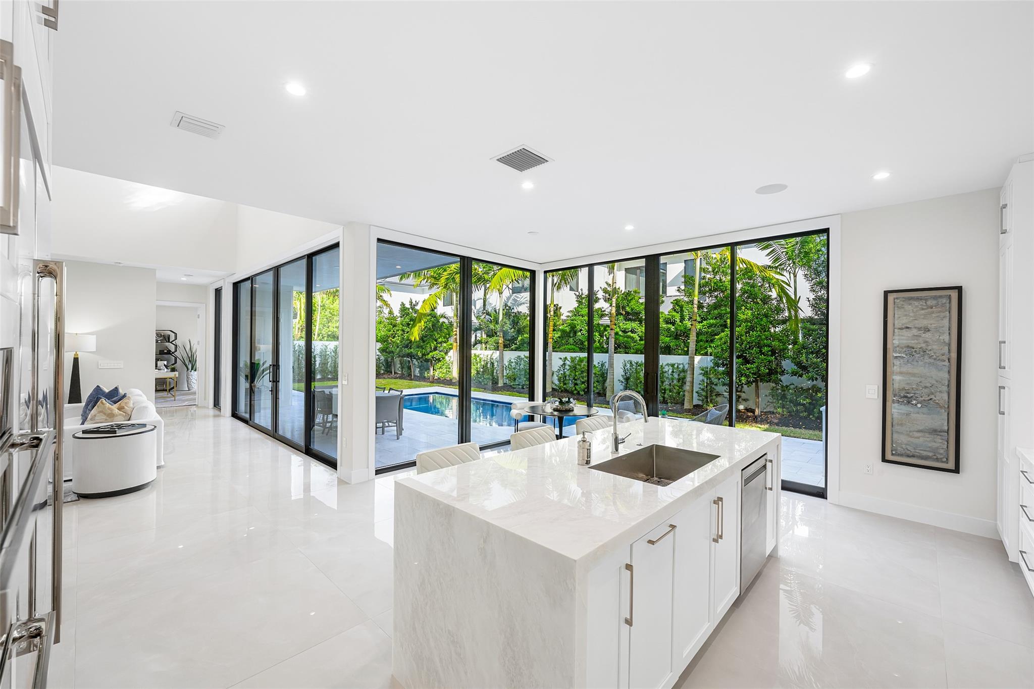 1544 Ponce De Leon Dr