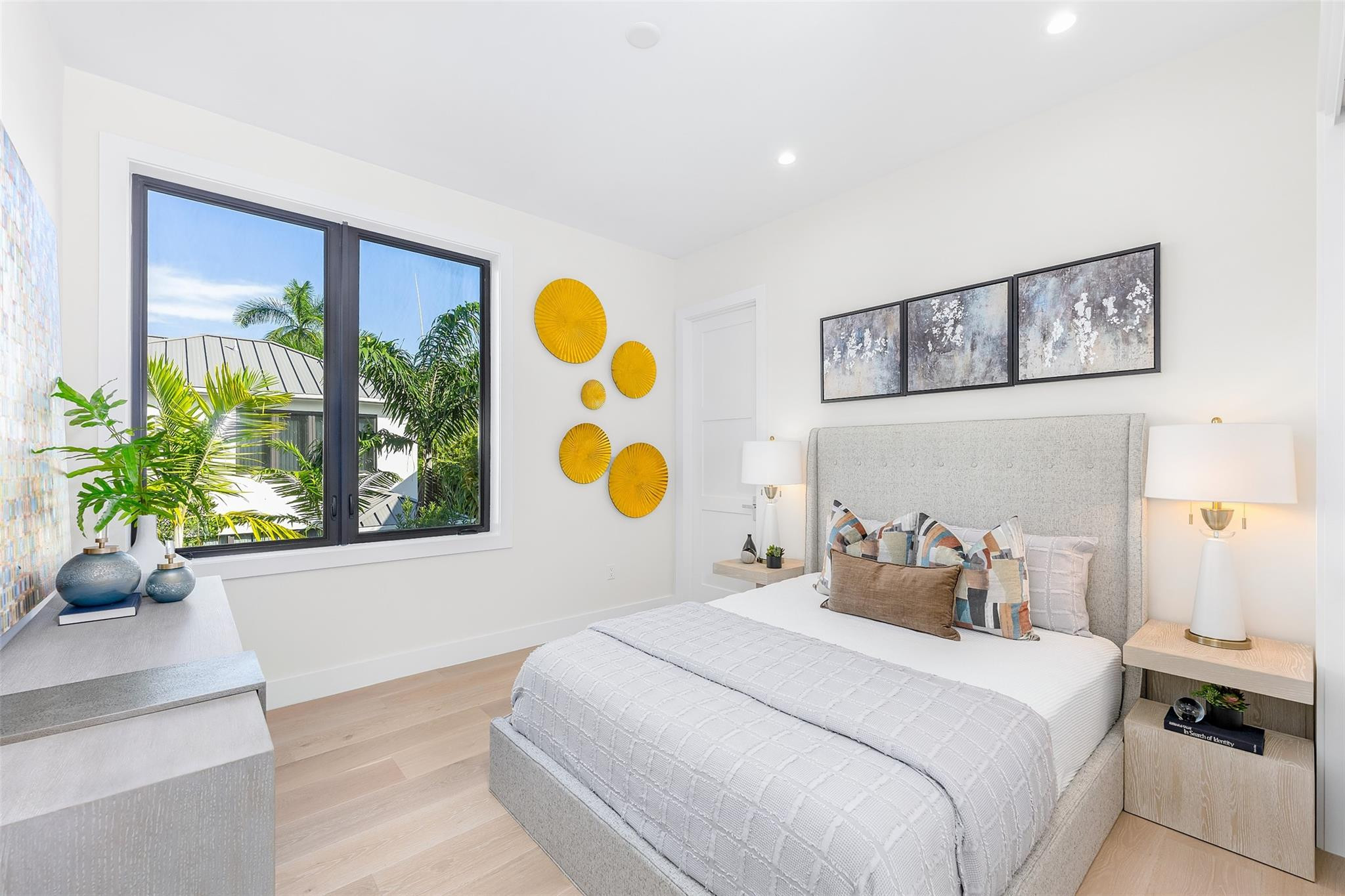 1544 Ponce De Leon Dr