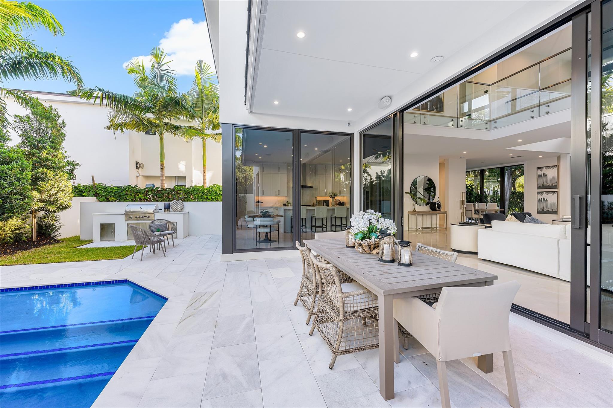 1544 Ponce De Leon Dr