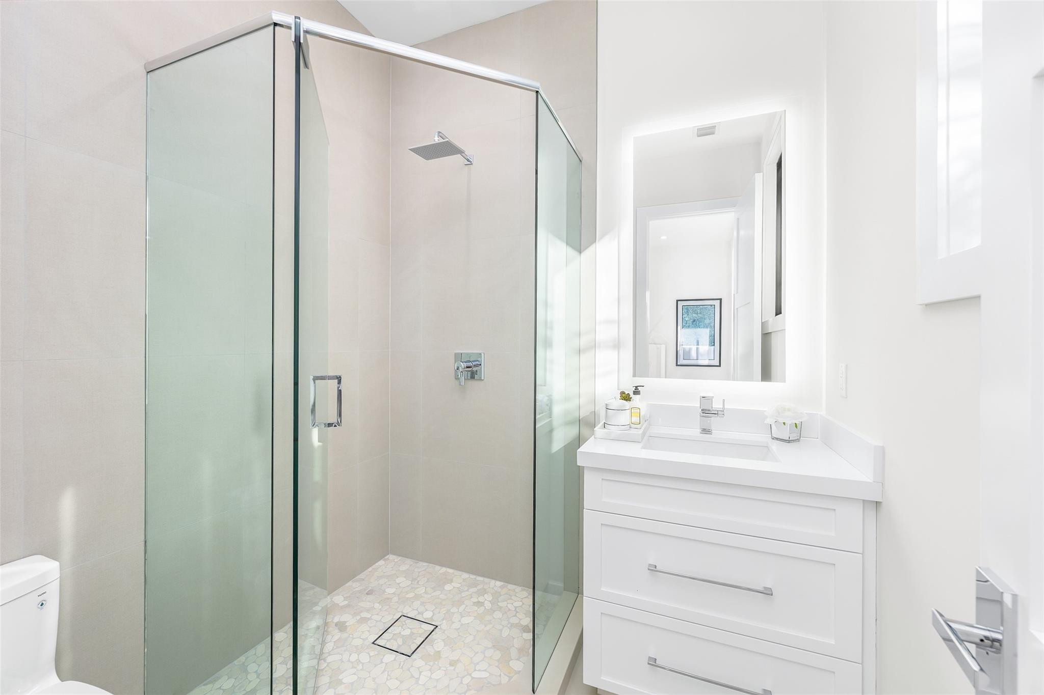 1544 Ponce De Leon Dr