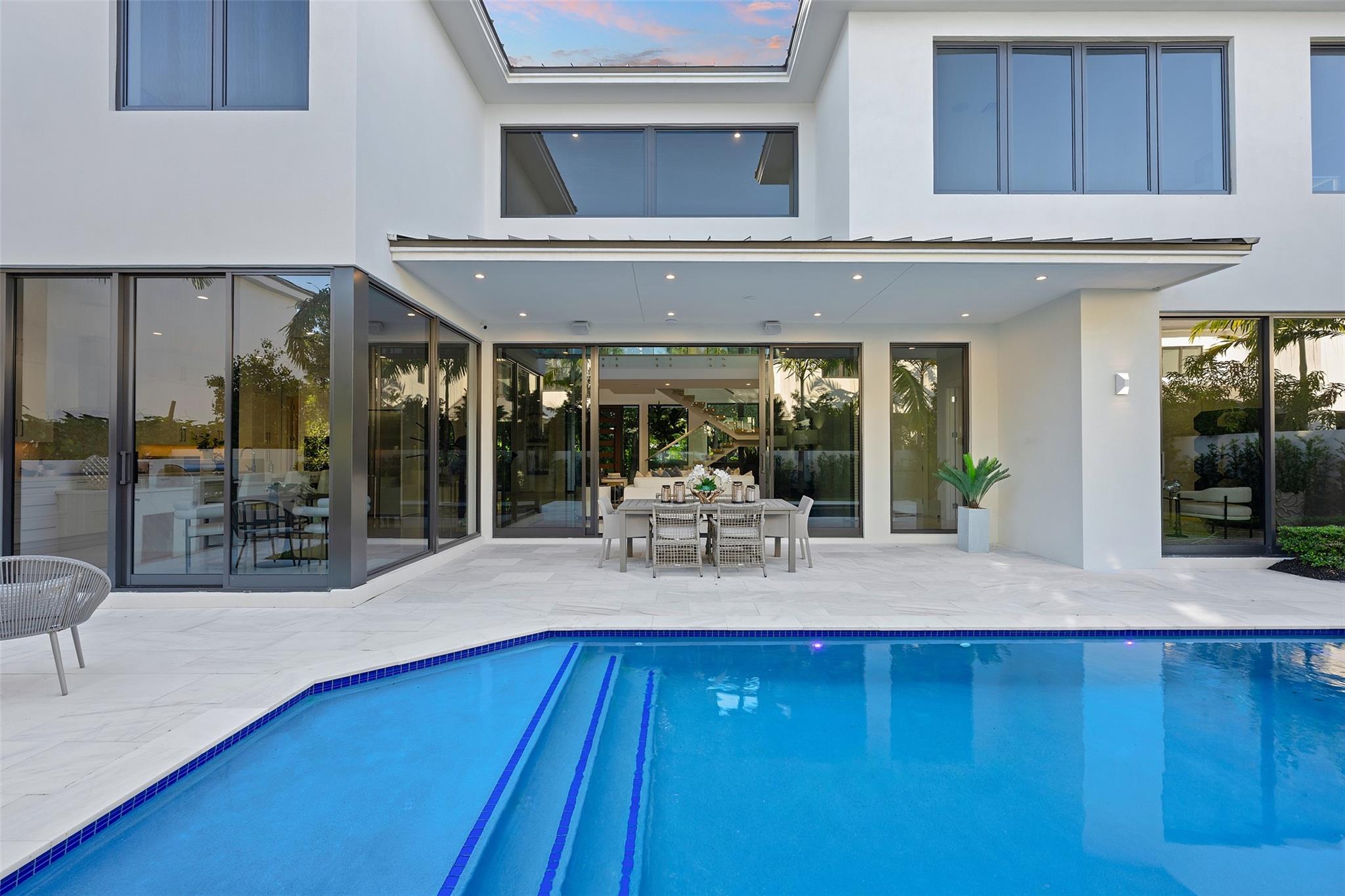 1544 Ponce De Leon Dr