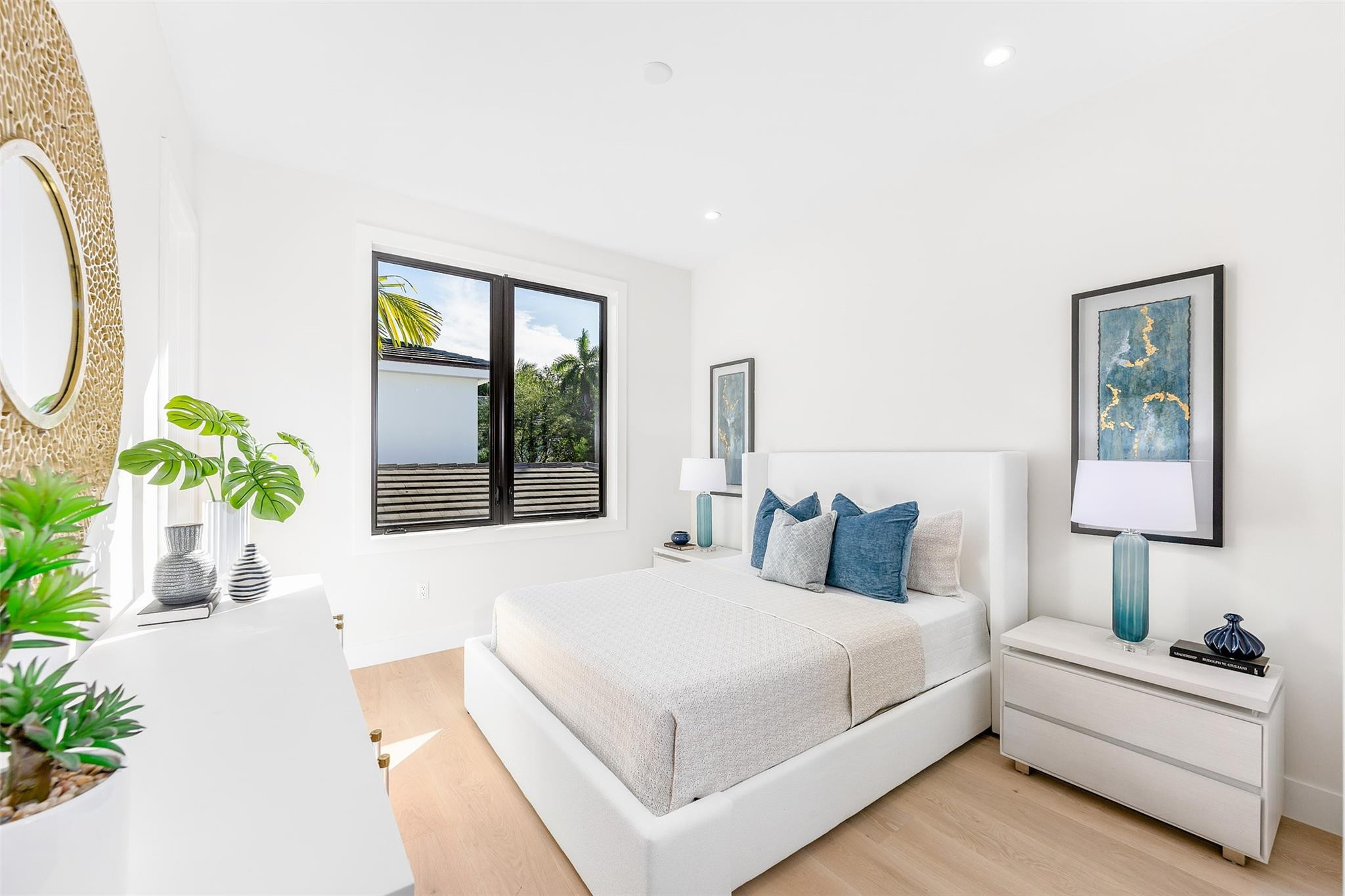 1544 Ponce De Leon Dr