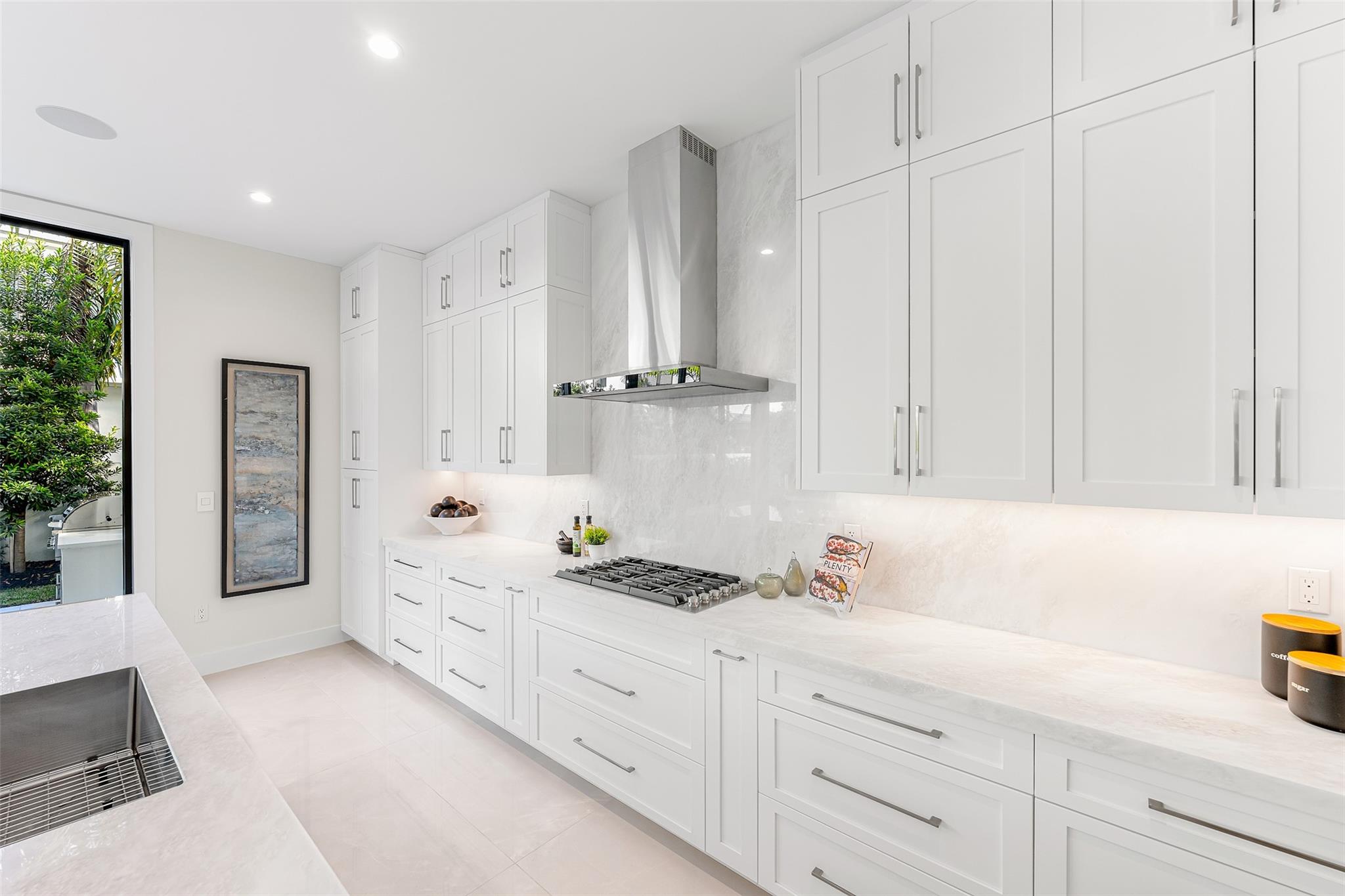 1544 Ponce De Leon Dr