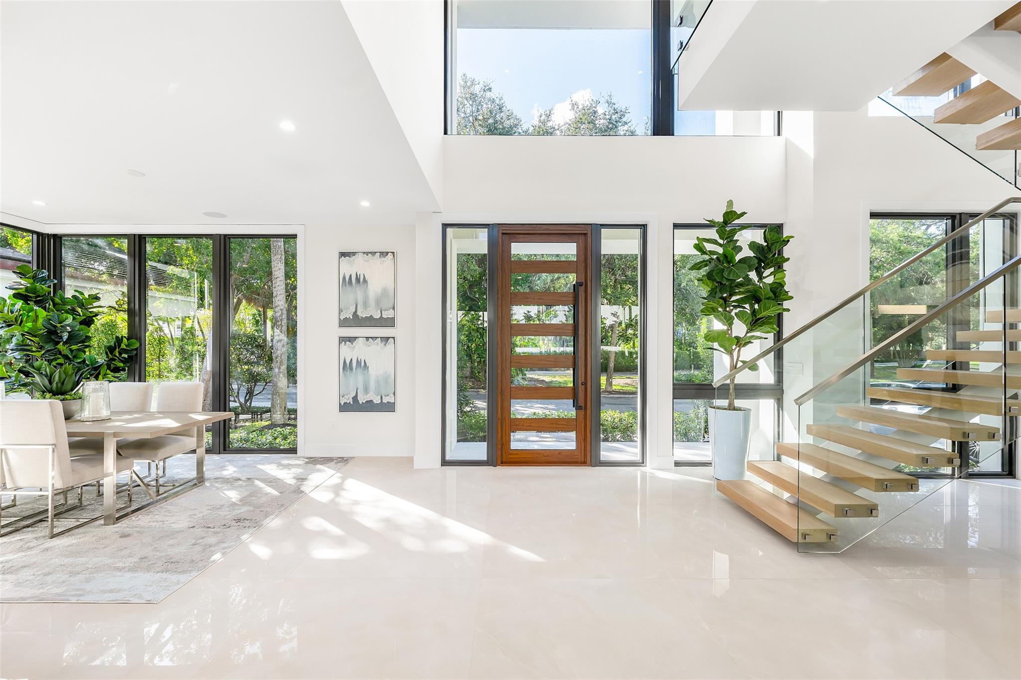 1544 Ponce De Leon Dr