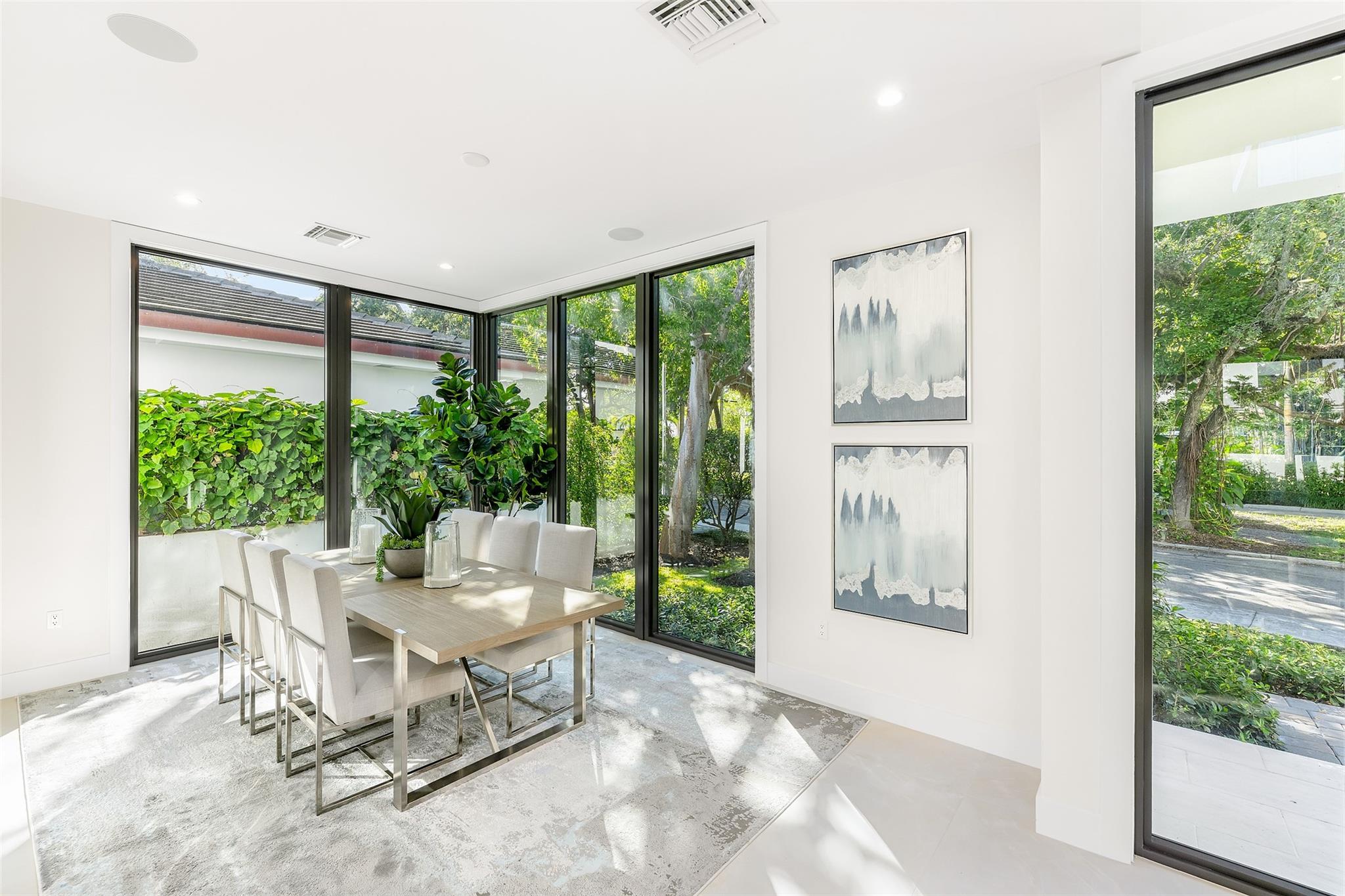 1544 Ponce De Leon Dr