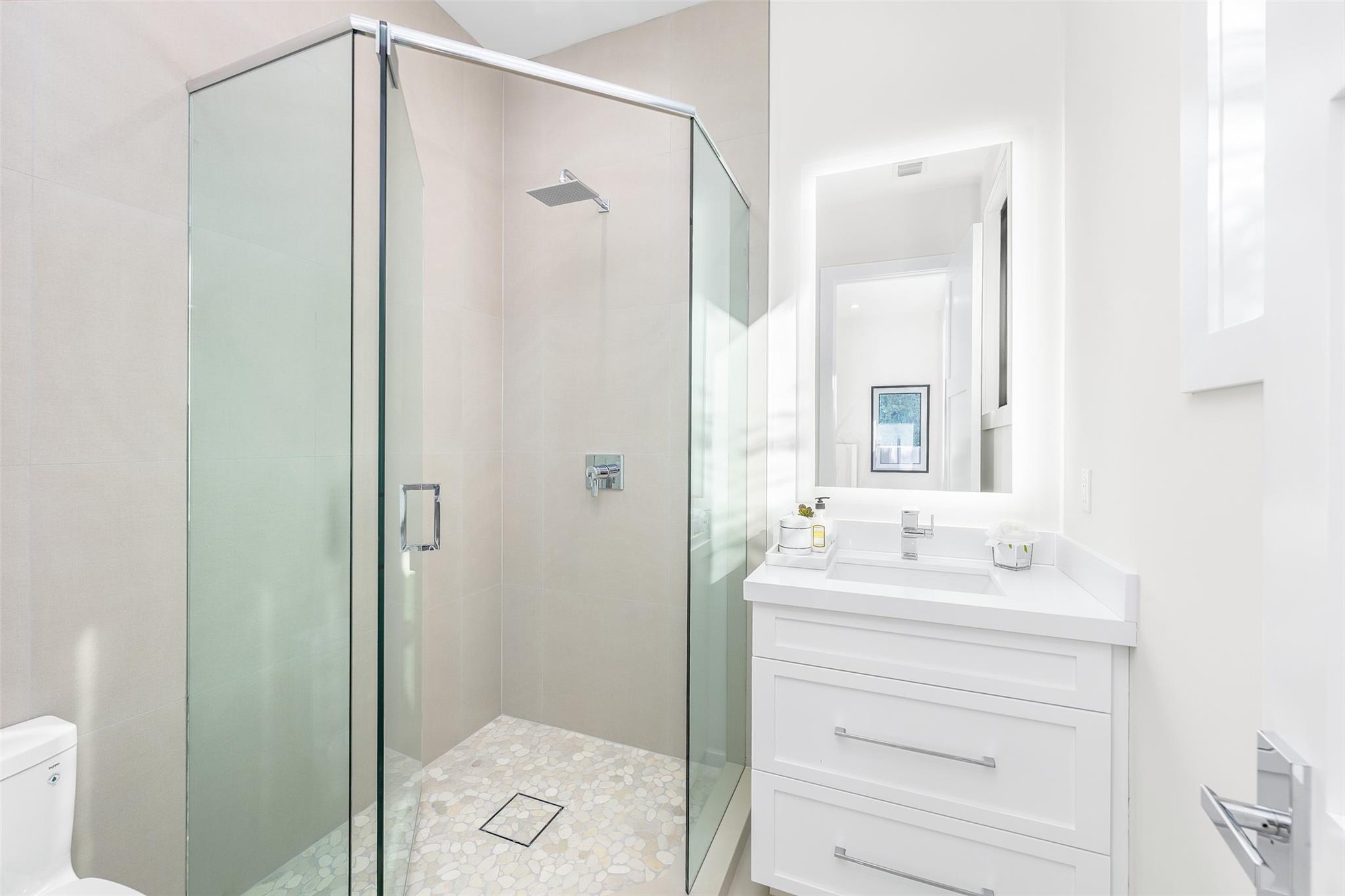 1544 Ponce De Leon Dr