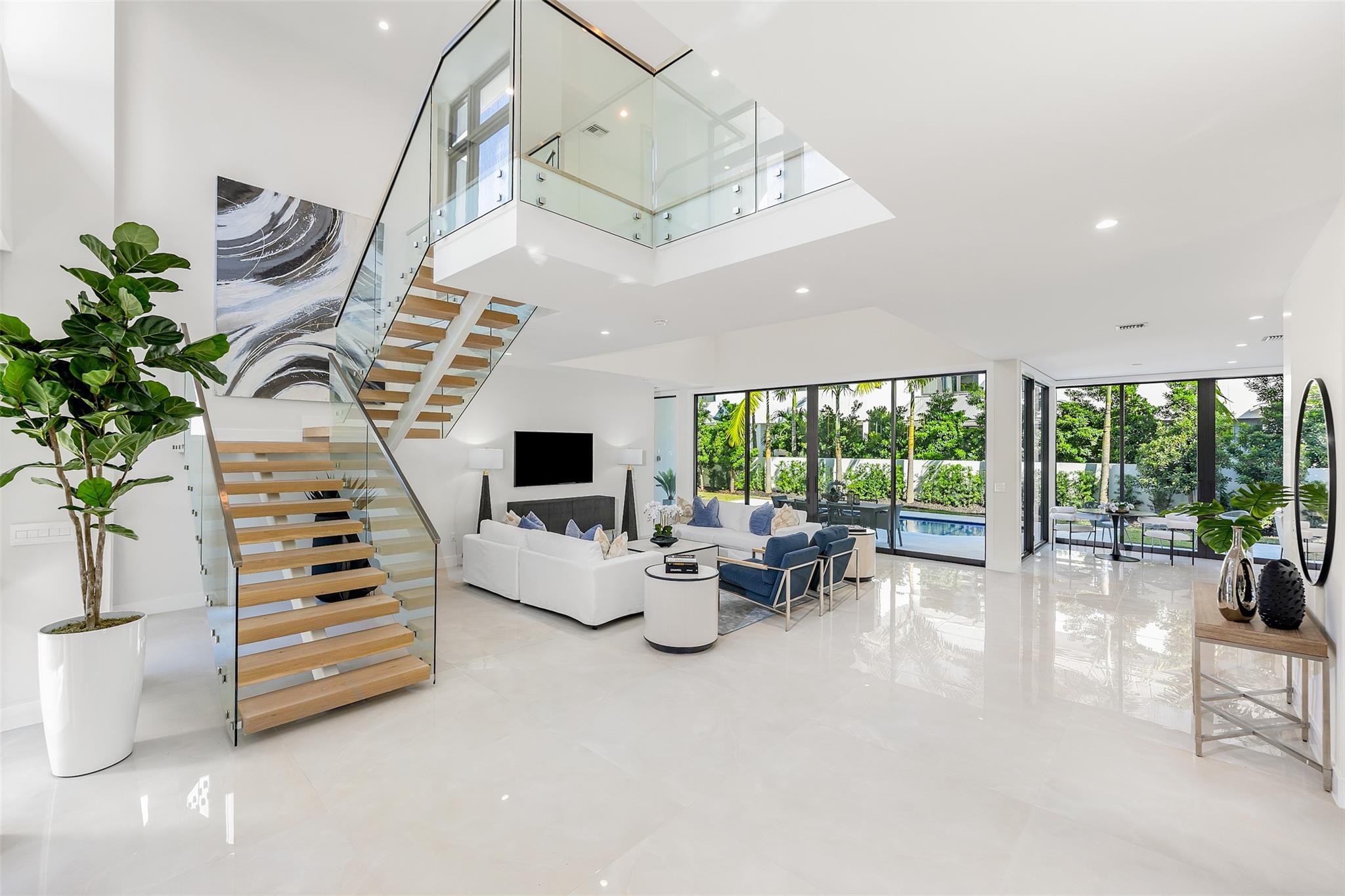 1544 Ponce De Leon Dr