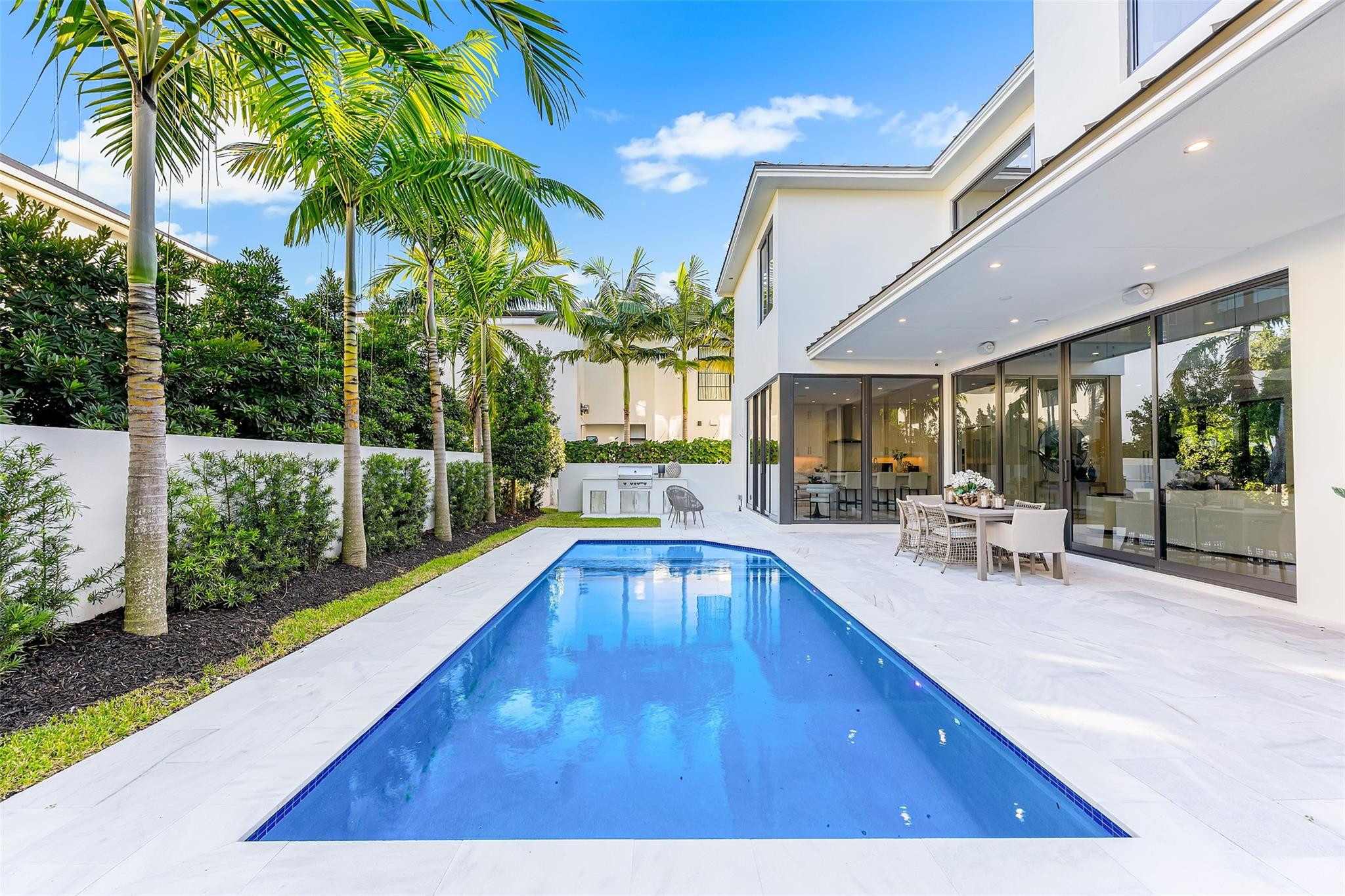 1544 Ponce De Leon Dr