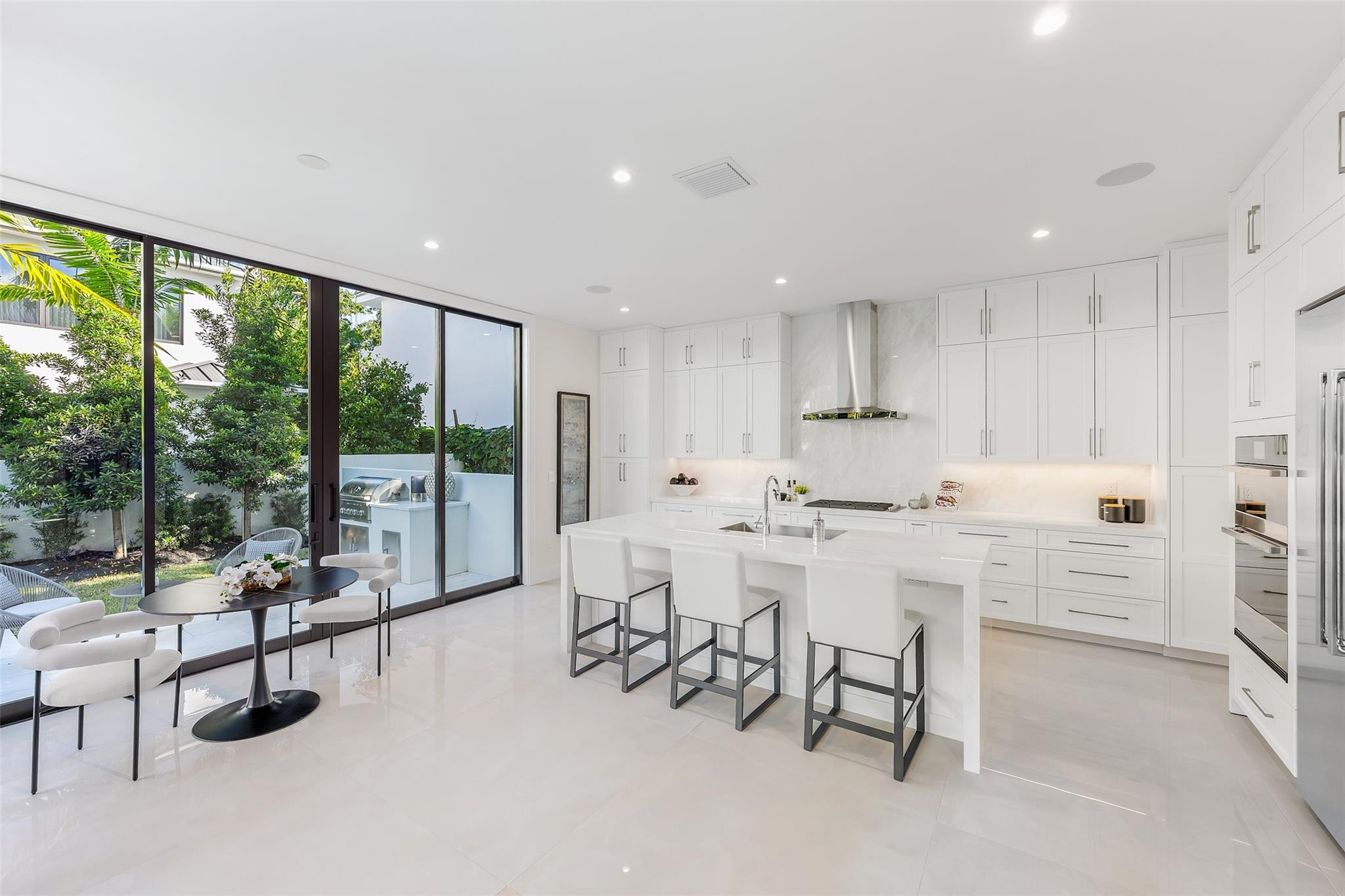 1544 Ponce De Leon Dr