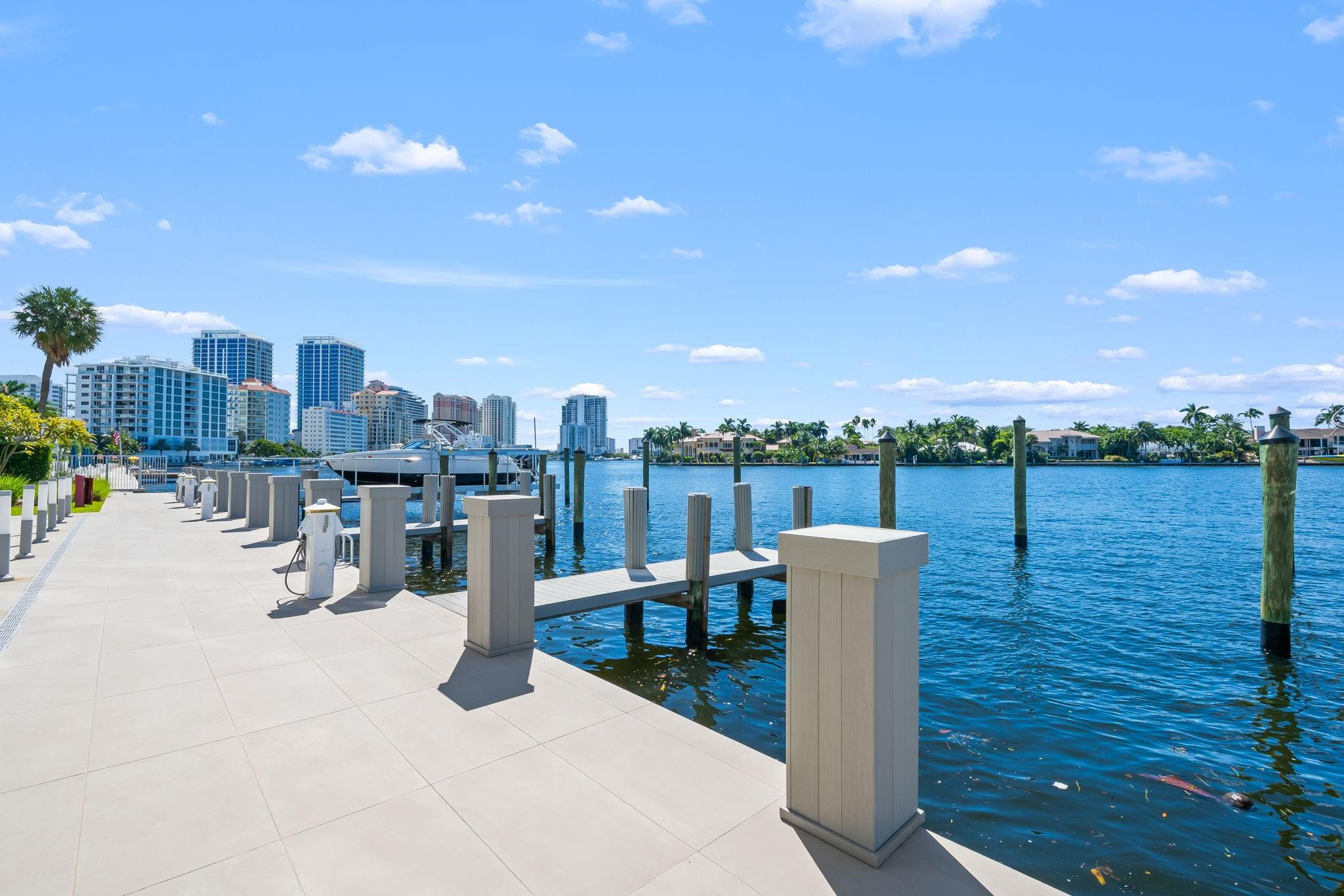 435 Bayshore Dr 302