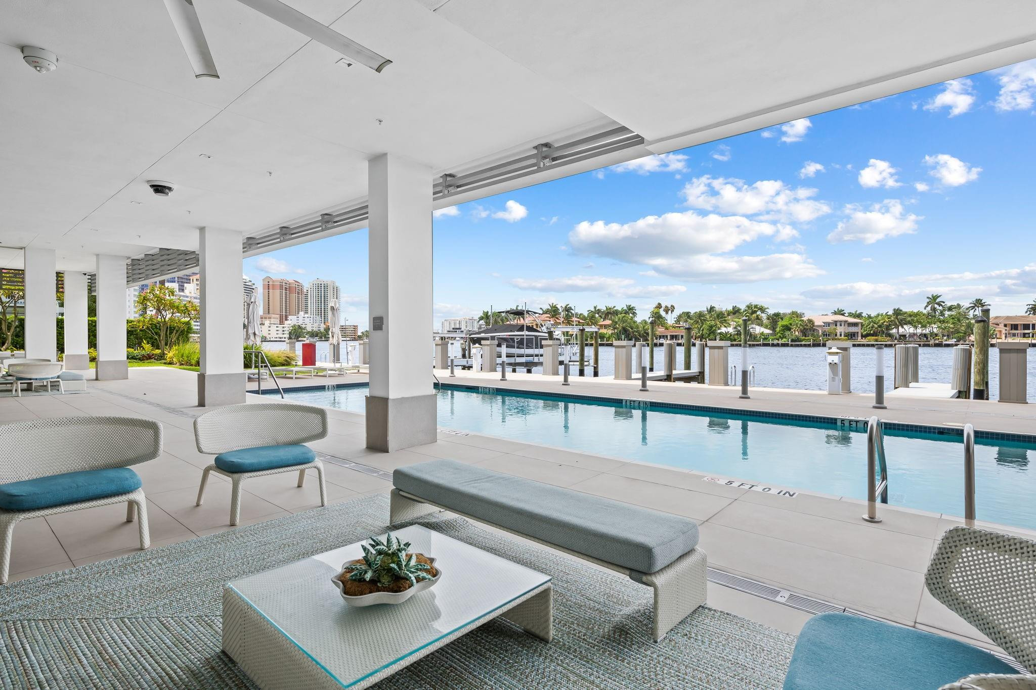 435 Bayshore Dr 302