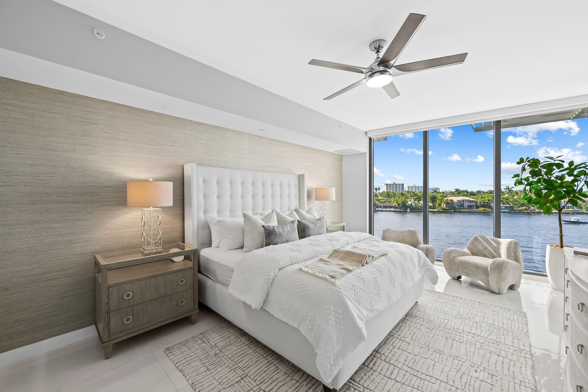 435 Bayshore Dr 302