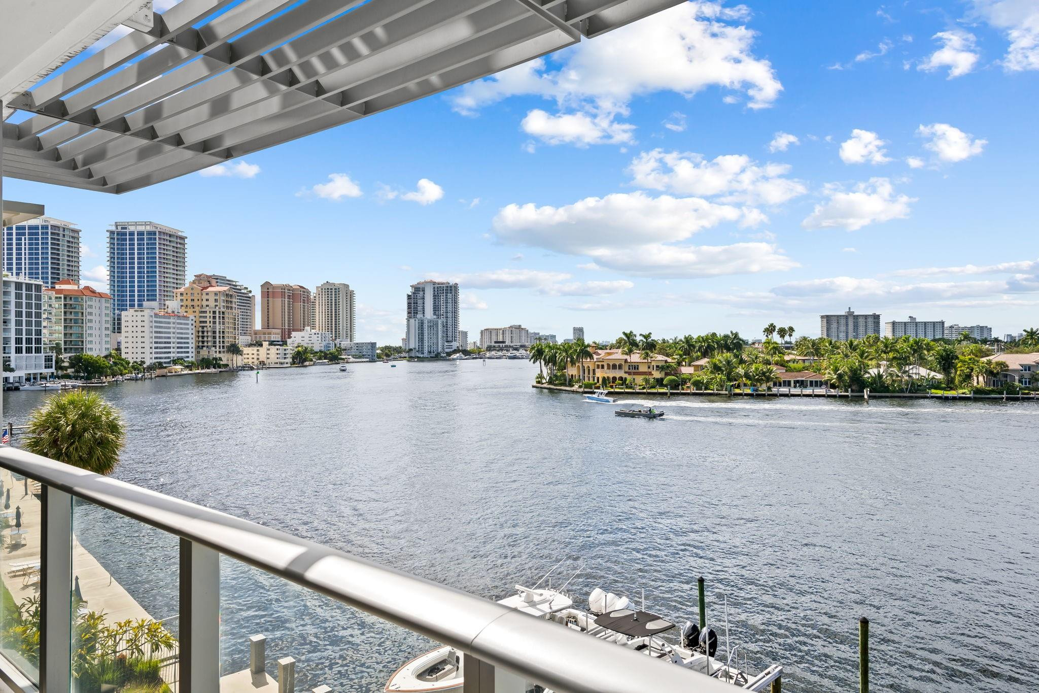 435 Bayshore Dr 302