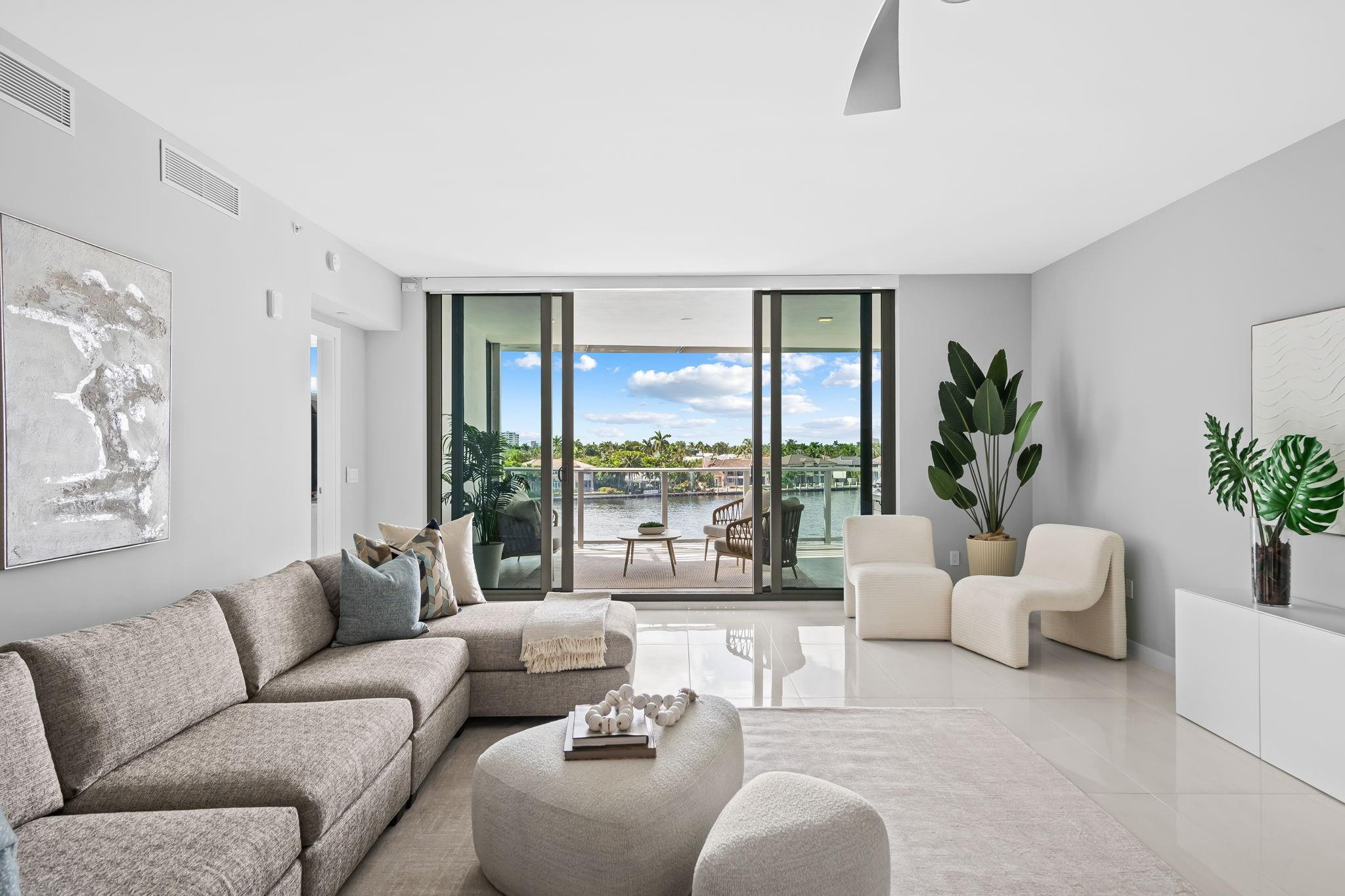 435 Bayshore Dr 302