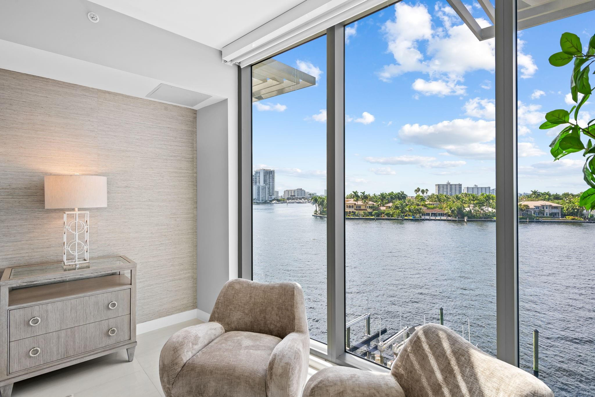 435 Bayshore Dr 302