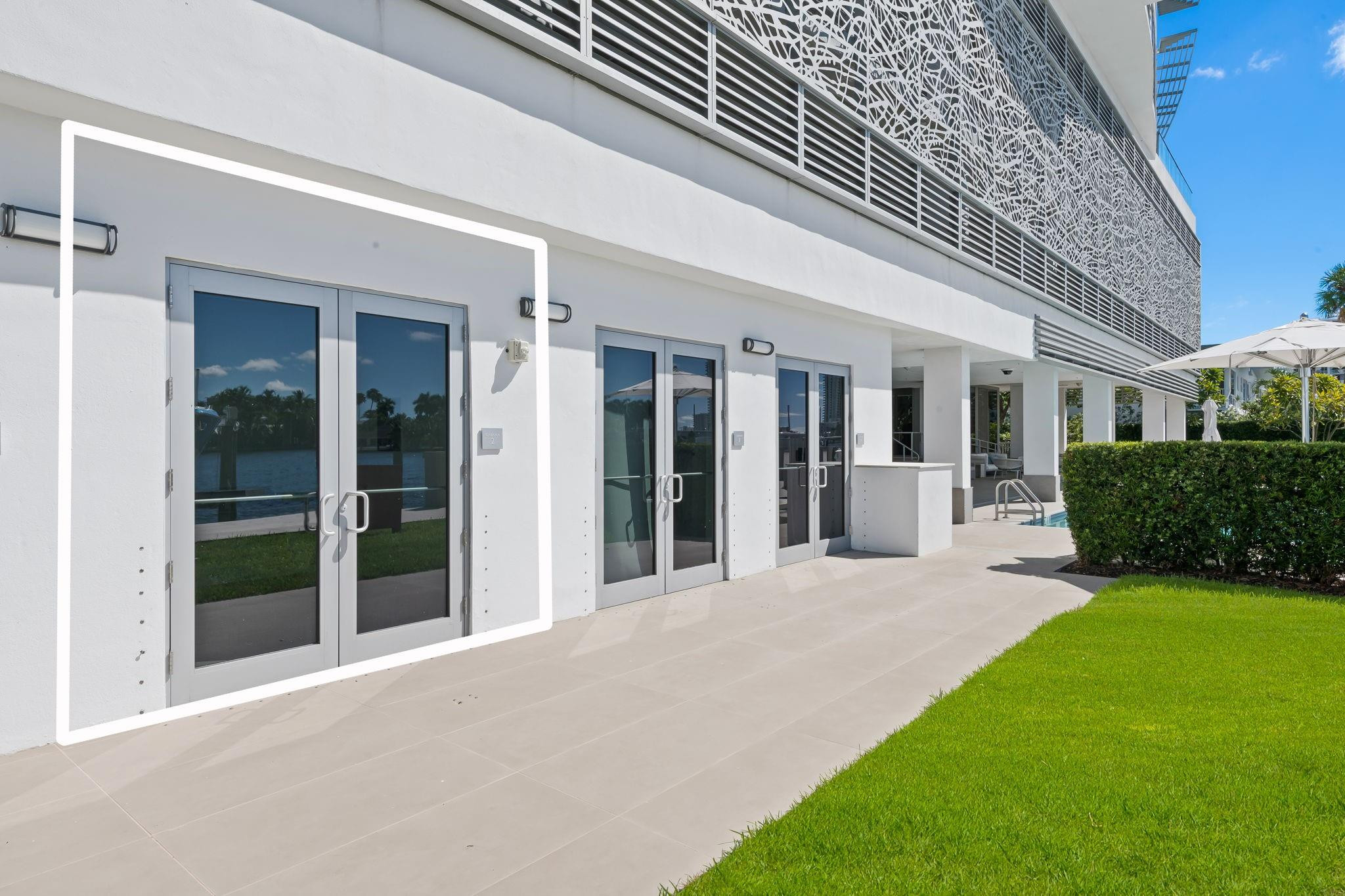 435 Bayshore Dr 302