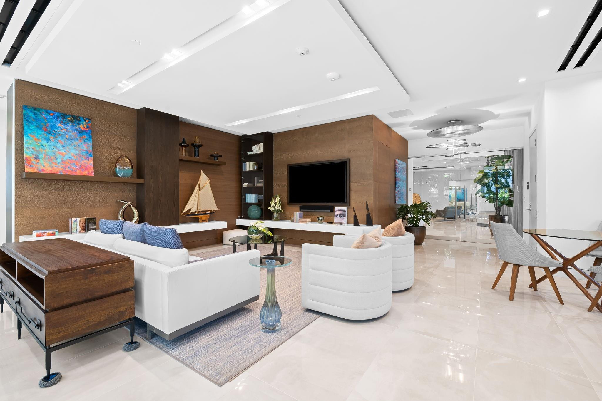 435 Bayshore Dr 302
