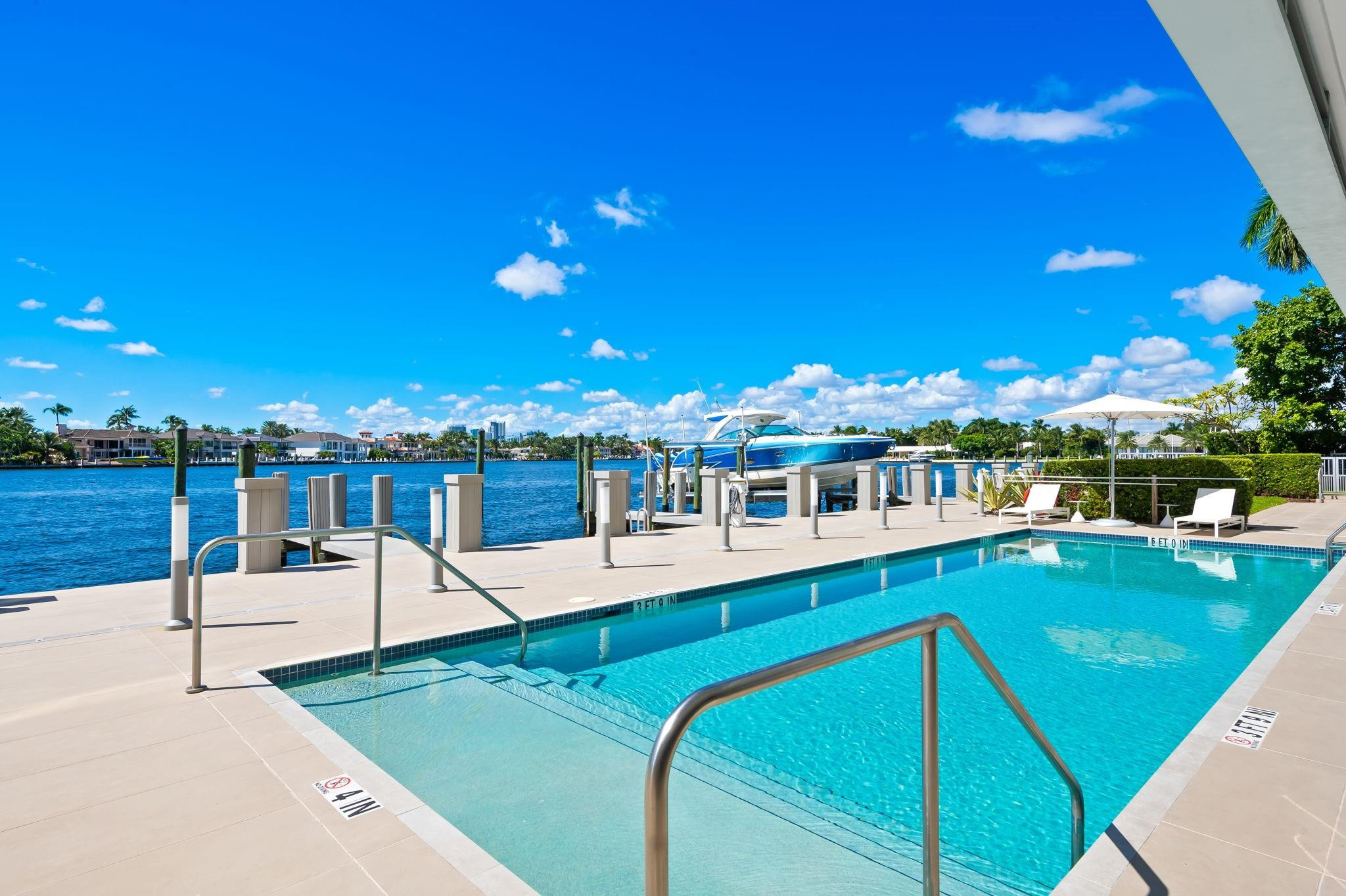 435 Bayshore Dr 302