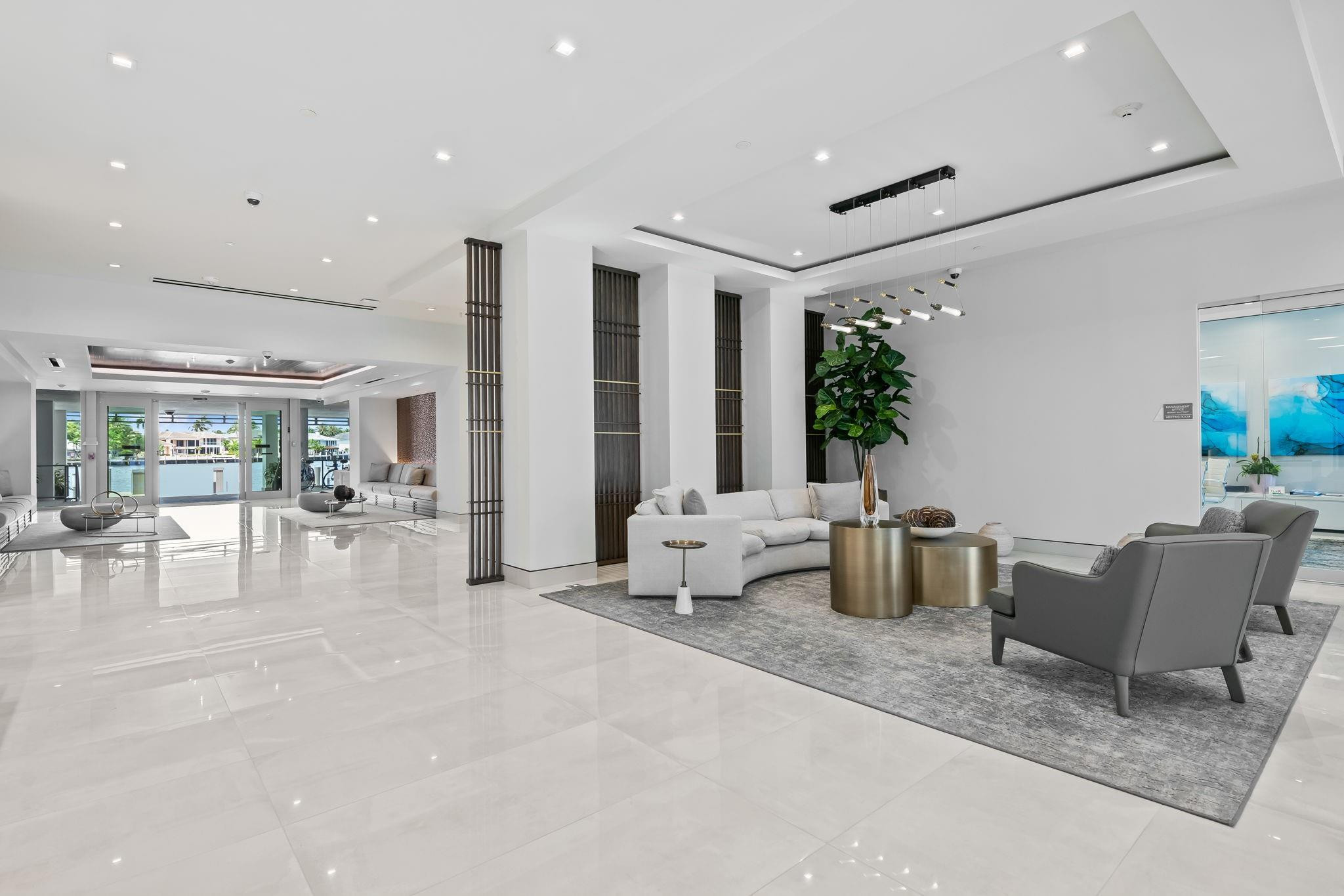 435 Bayshore Dr 302